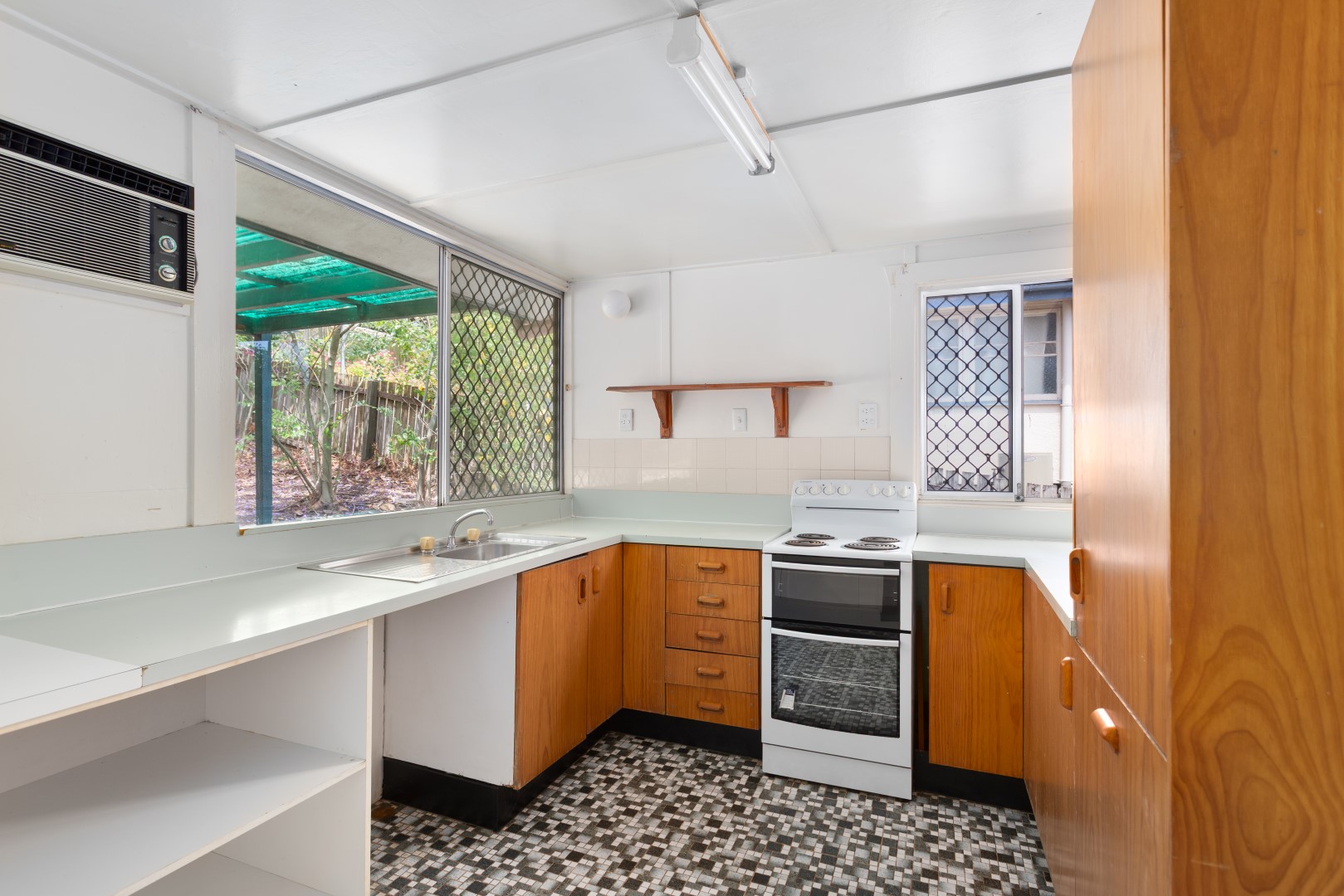 43 Chermside Road, Eastern Heights - Thumbnail 2