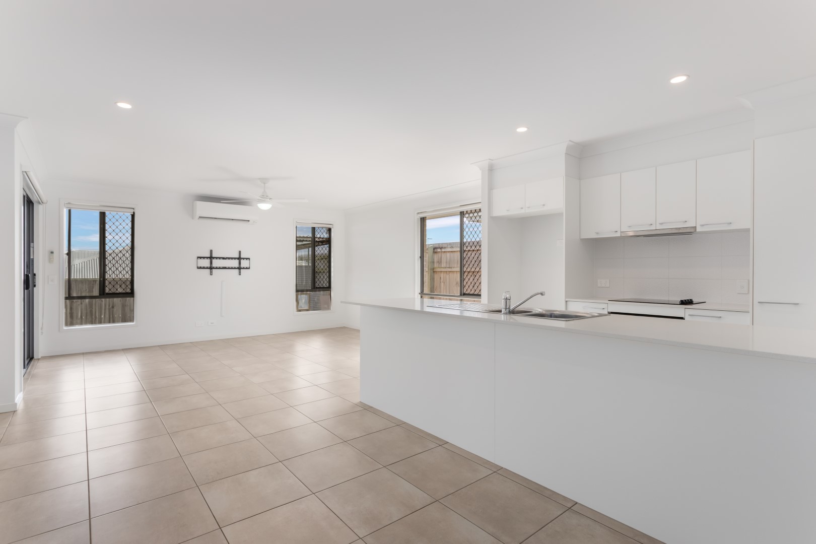 23 White Rock Drive, Redbank Plains - Thumbnail 3