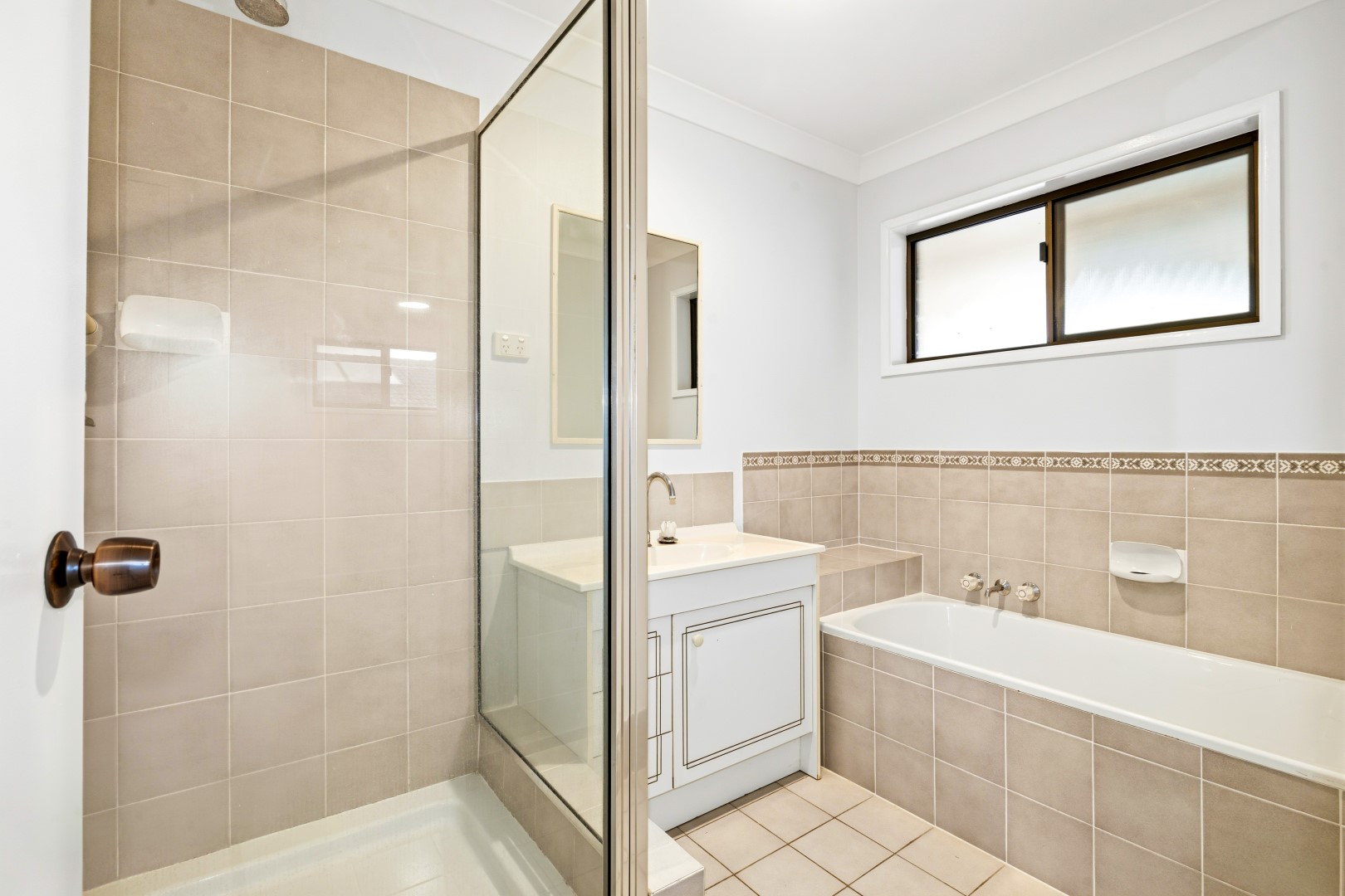 6 Farrell Drive, Walloon - Thumbnail 8