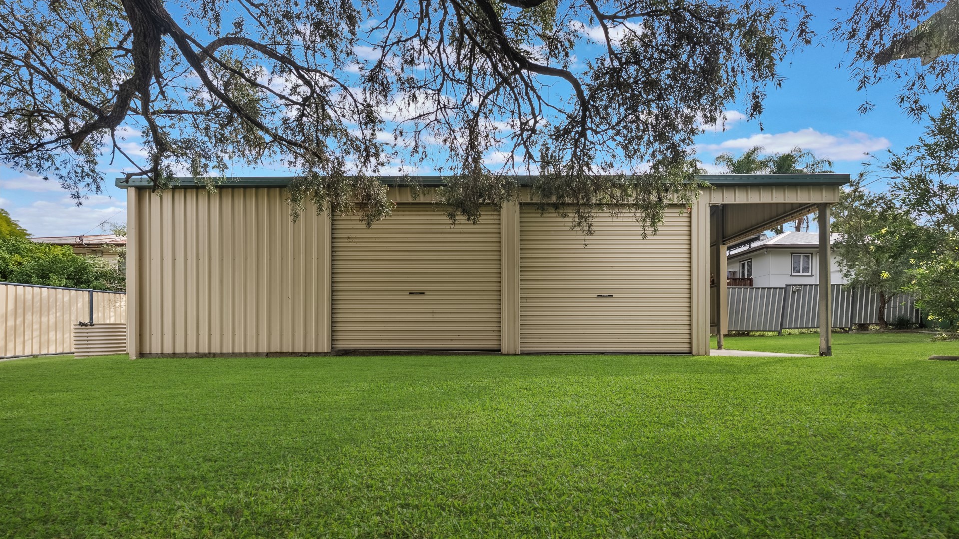 221 Blackstone Road, Silkstone - Thumbnail 2