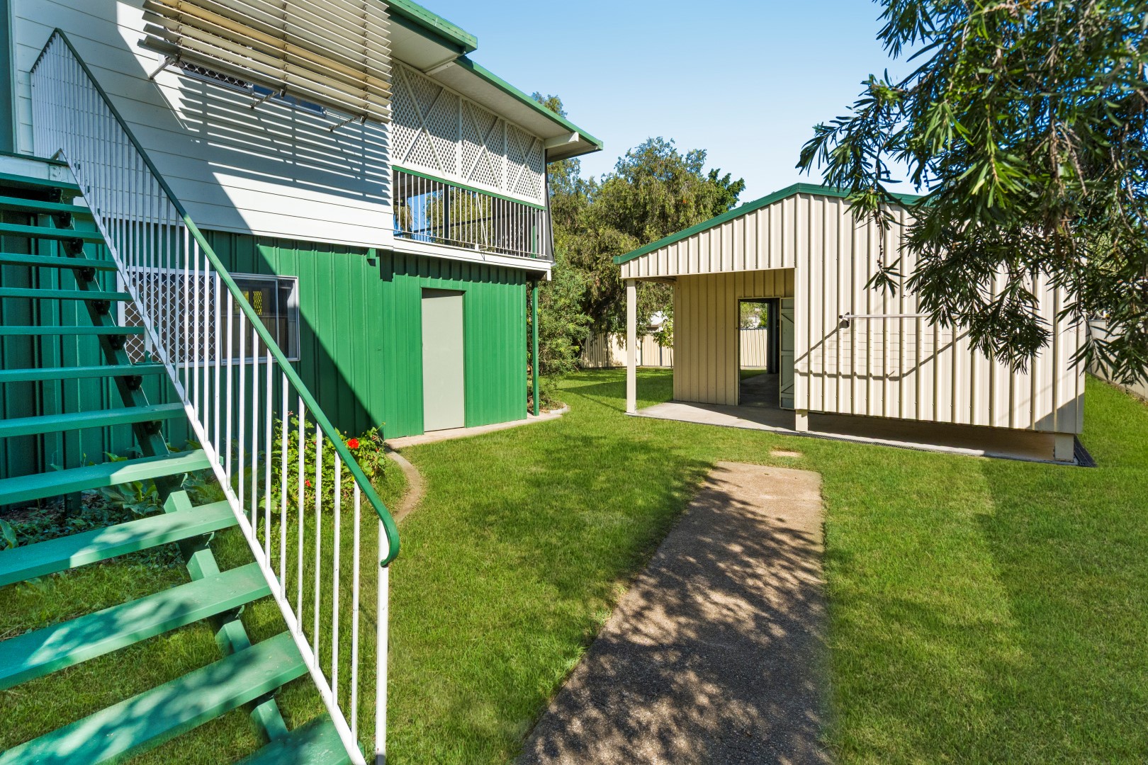 221 Blackstone Road, Silkstone - Thumbnail 4