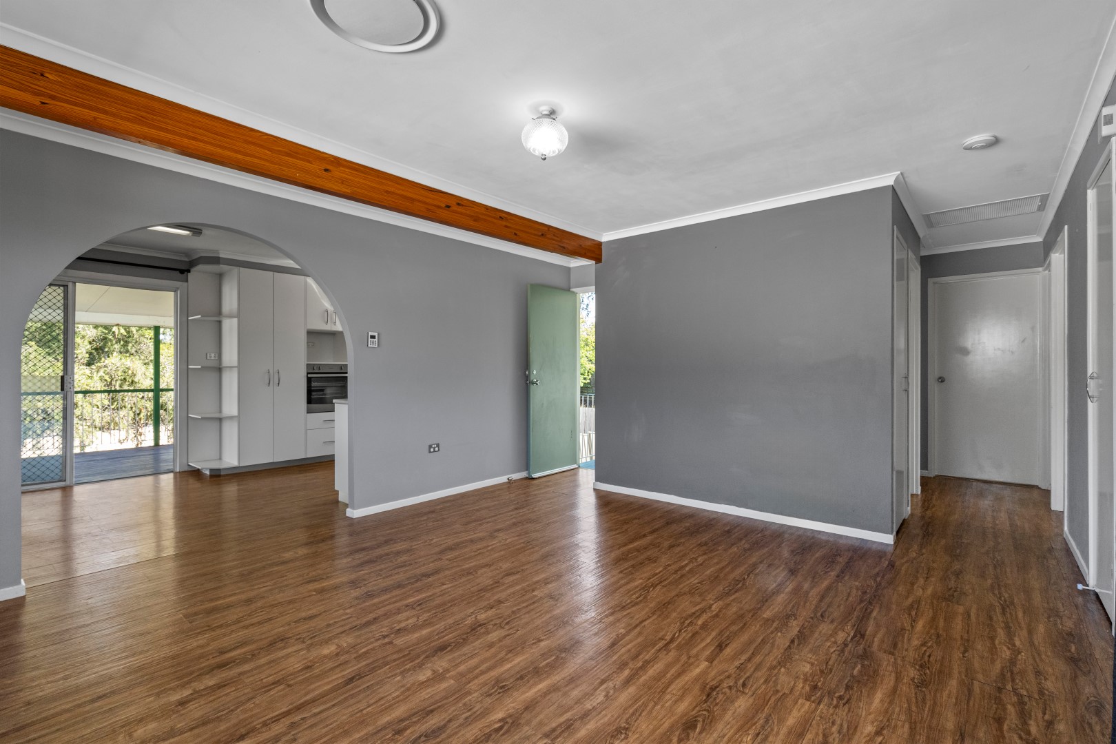 221 Blackstone Road, Silkstone - Thumbnail 7