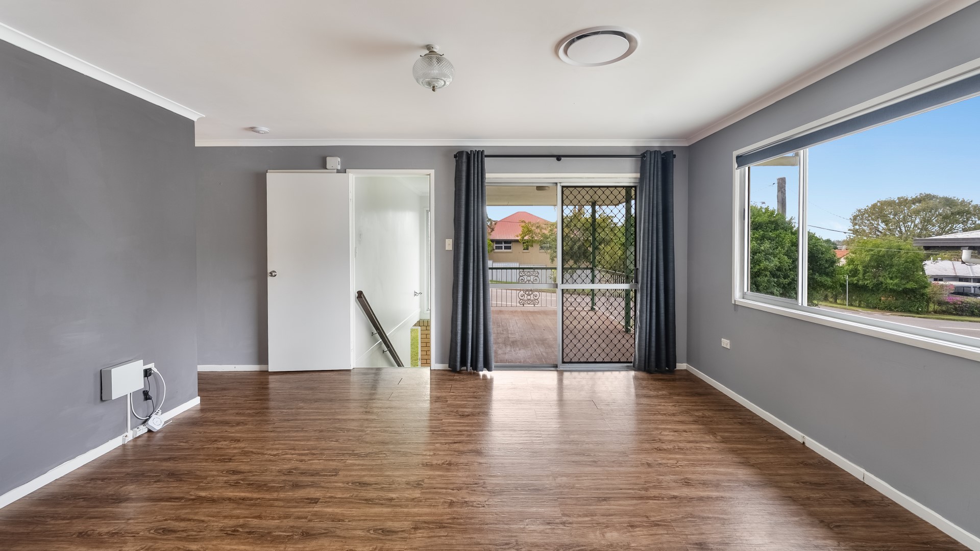 221 Blackstone Road, Silkstone - Thumbnail 8