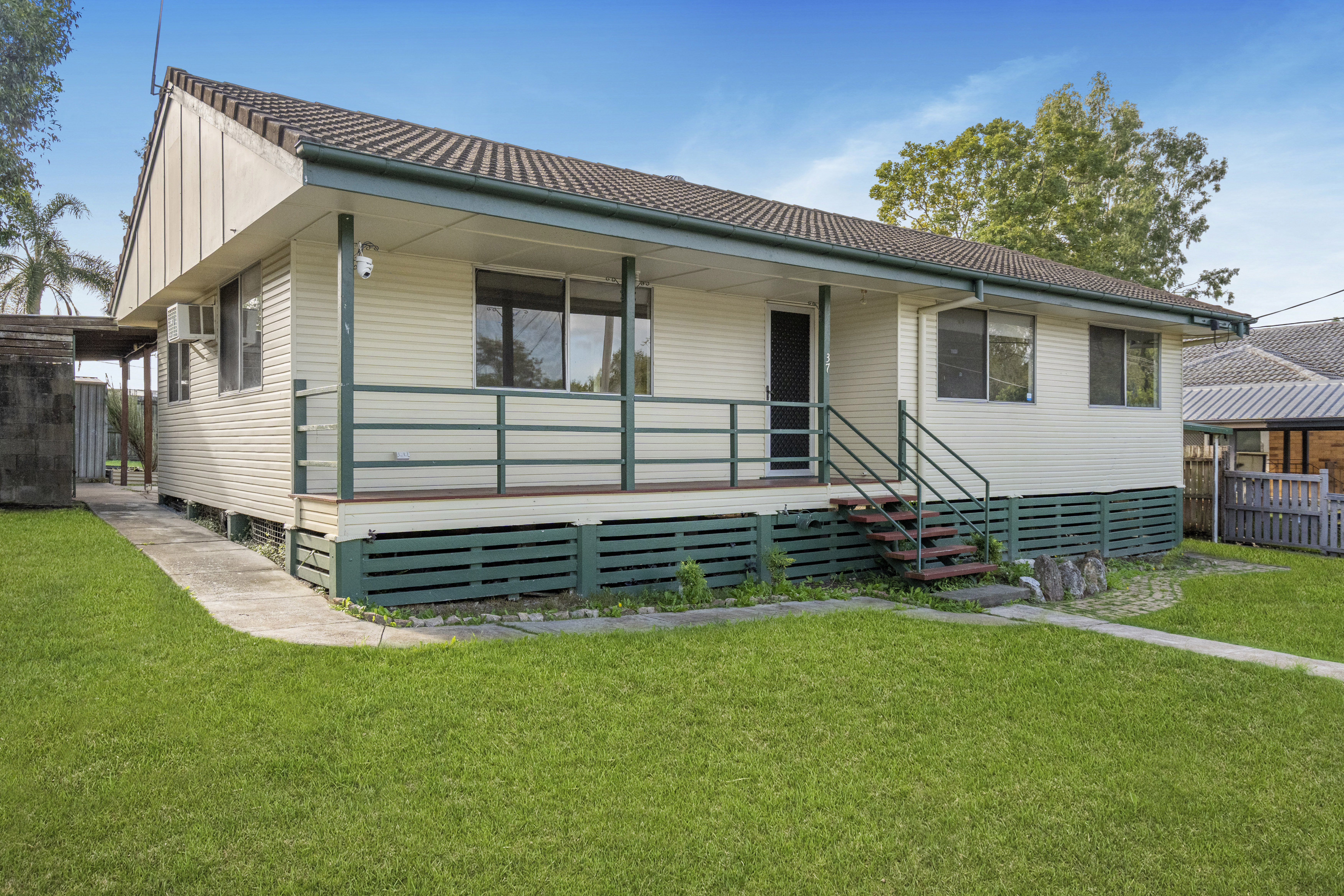 37 Diamond Street