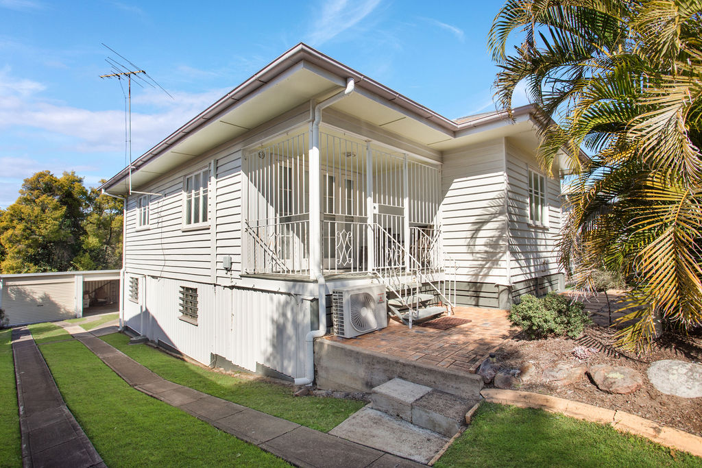 15 Macgregor Street, Woodend - Image 1