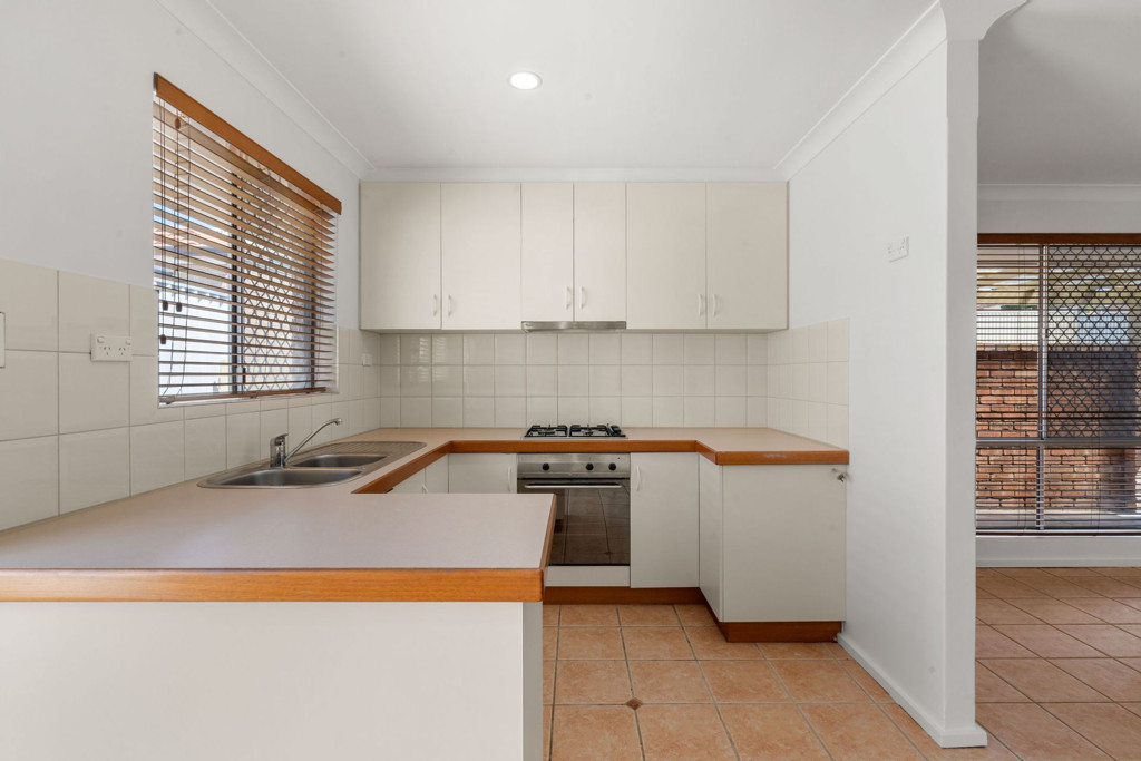 8/11 Point Walter Road, Bicton WA, Bicton - Thumbnail 3