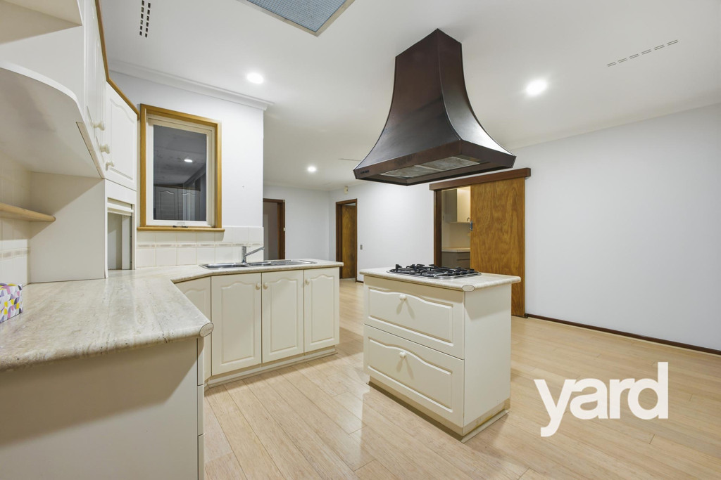 9 McKnight Place, Melville WA, Melville - Thumbnail 8