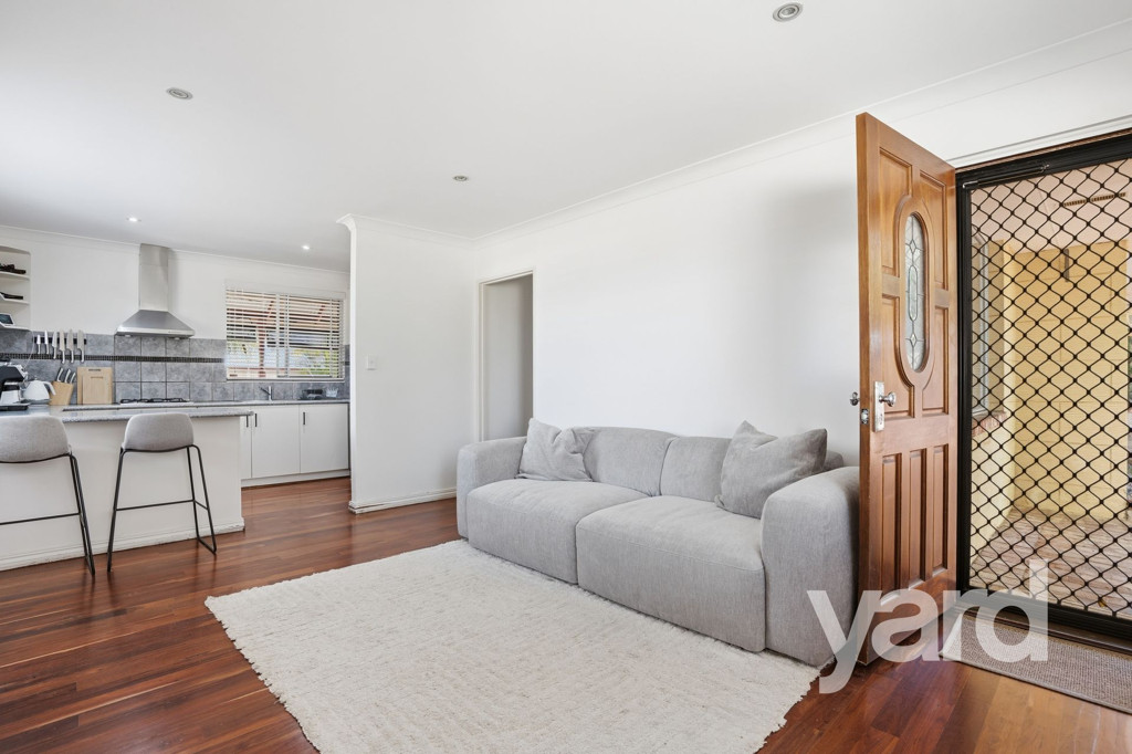 13 Anglesey Drive, Kardinya WA, Kardinya - Thumbnail 3