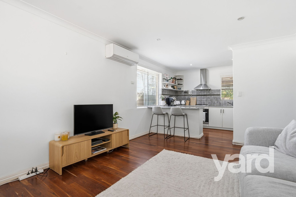13 Anglesey Drive, Kardinya WA, Kardinya - Thumbnail 2