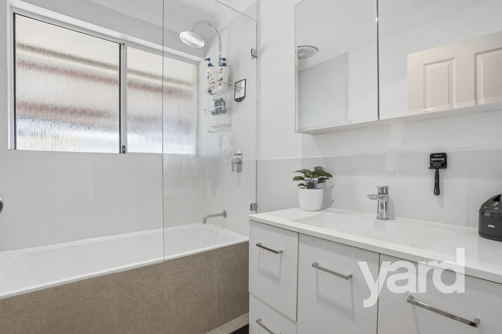 13 Anglesey Drive, Kardinya WA, Kardinya - Thumbnail 8