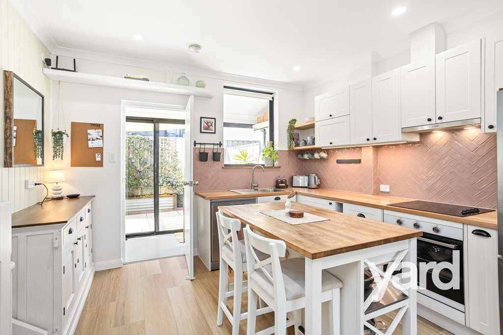 3/1 Stratford Street, East Fremantle - Image 1