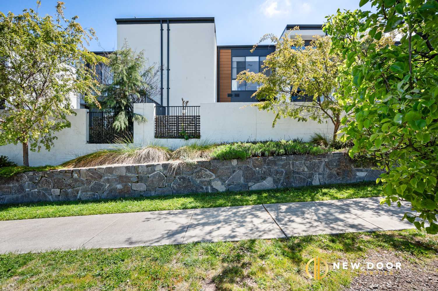 4/75 Bellhouse Crescent, Moncrieff ACT, Moncrieff - Thumbnail 2