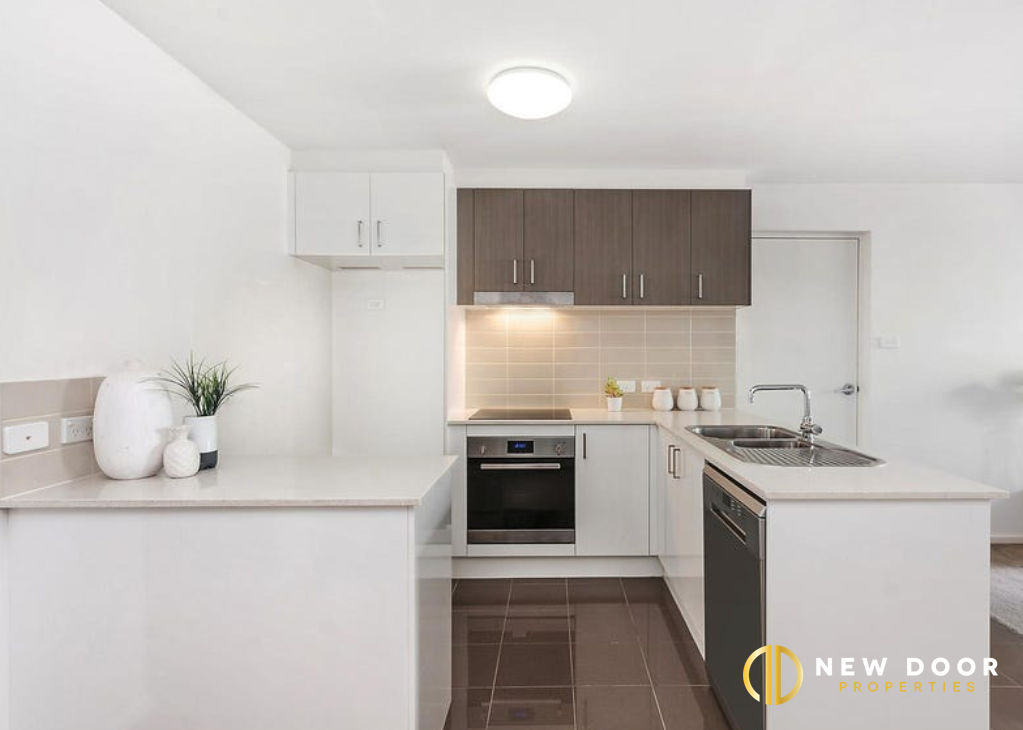2/39 Jerrabomberra Avenue, Narrabundah ACT, Narrabundah - Thumbnail 2