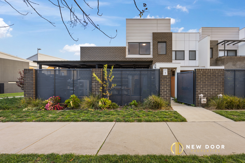 1/6 Bon Scott Crescent, Moncrieff ACT