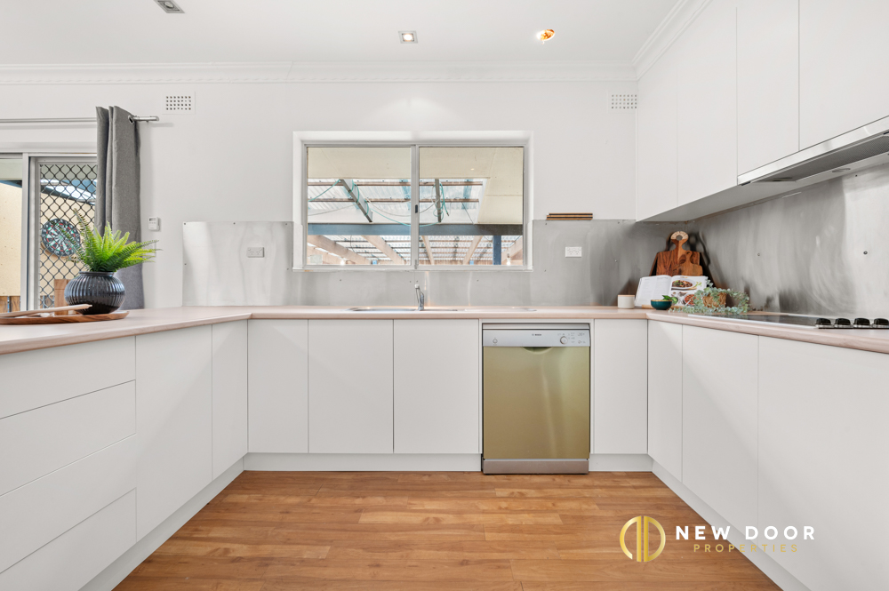 35 Bendora Avenue, Crestwood NSW, Crestwood - Thumbnail 3