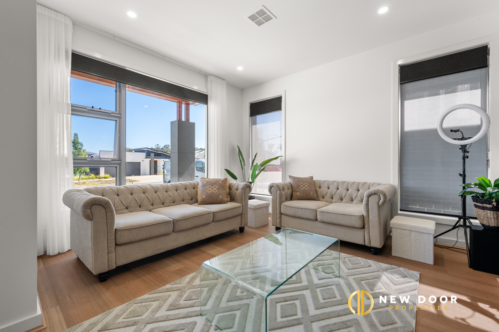 8 Nell Edeson Street, Taylor ACT, Taylor - Thumbnail 2