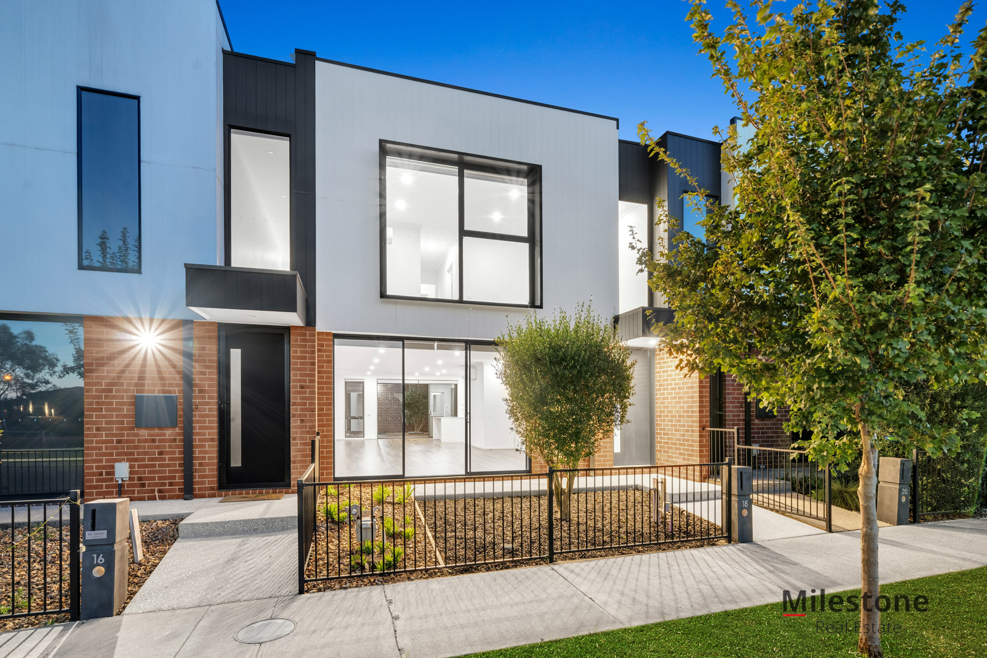 18-parkdale-drive-lyndhurst-vic-3975-695-001