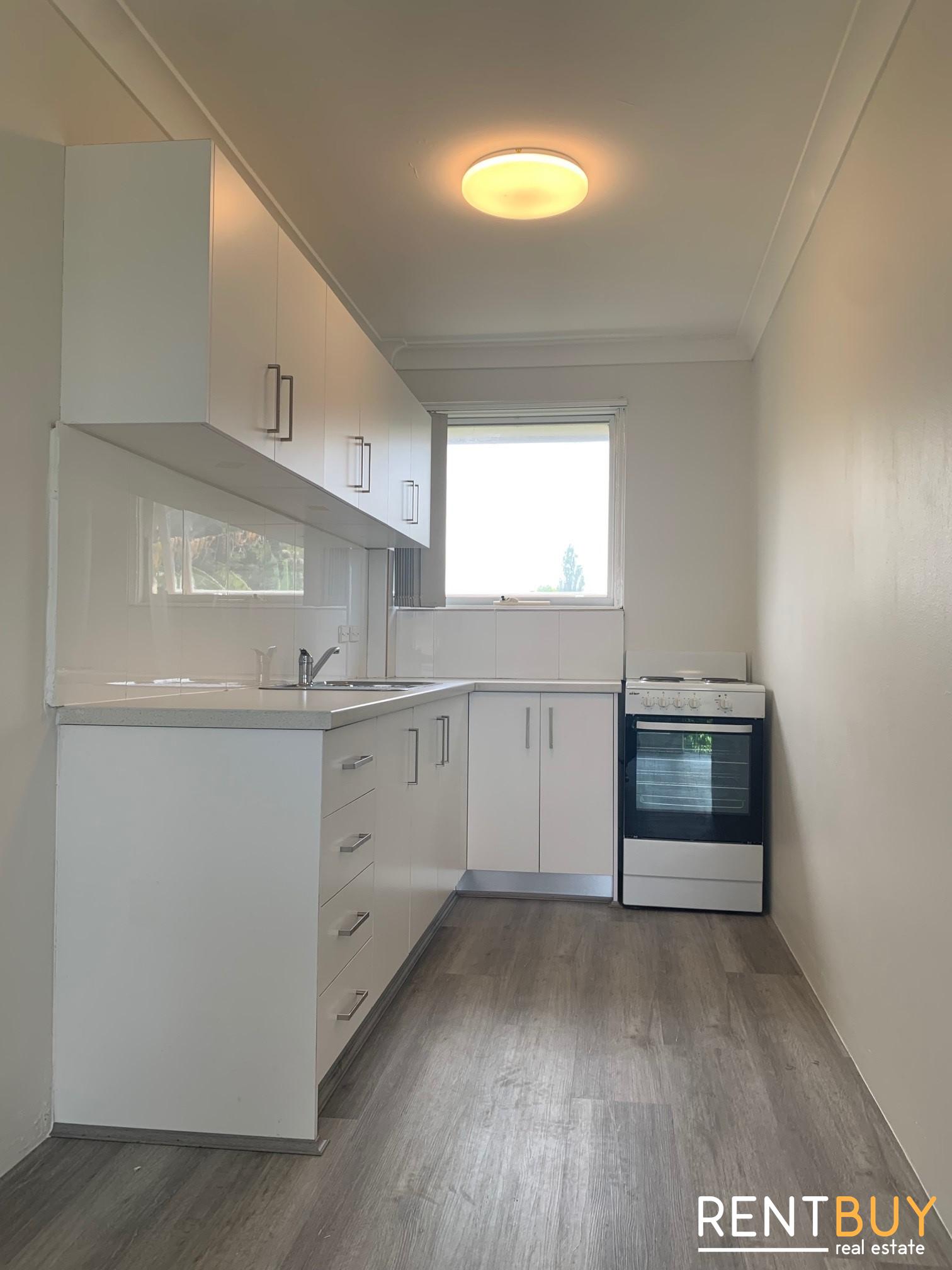 RENOVATED 1 BEDROOM UNIT FOR LEASE