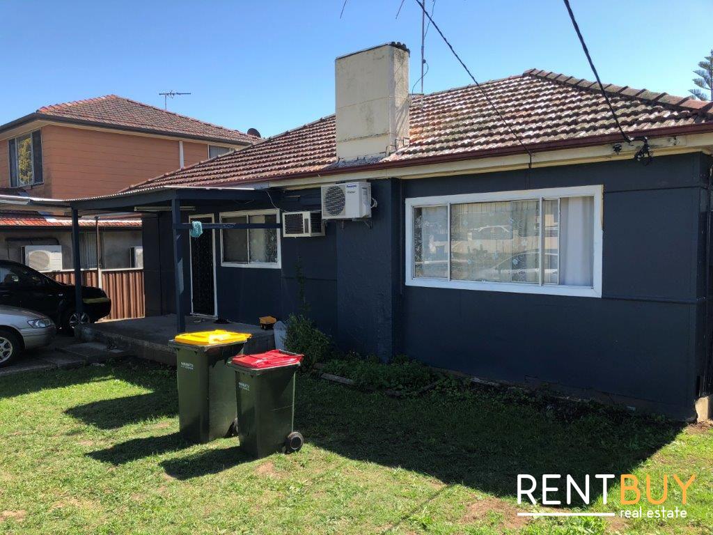 2 BEDROOM SEMI HOUSE FOR RENT