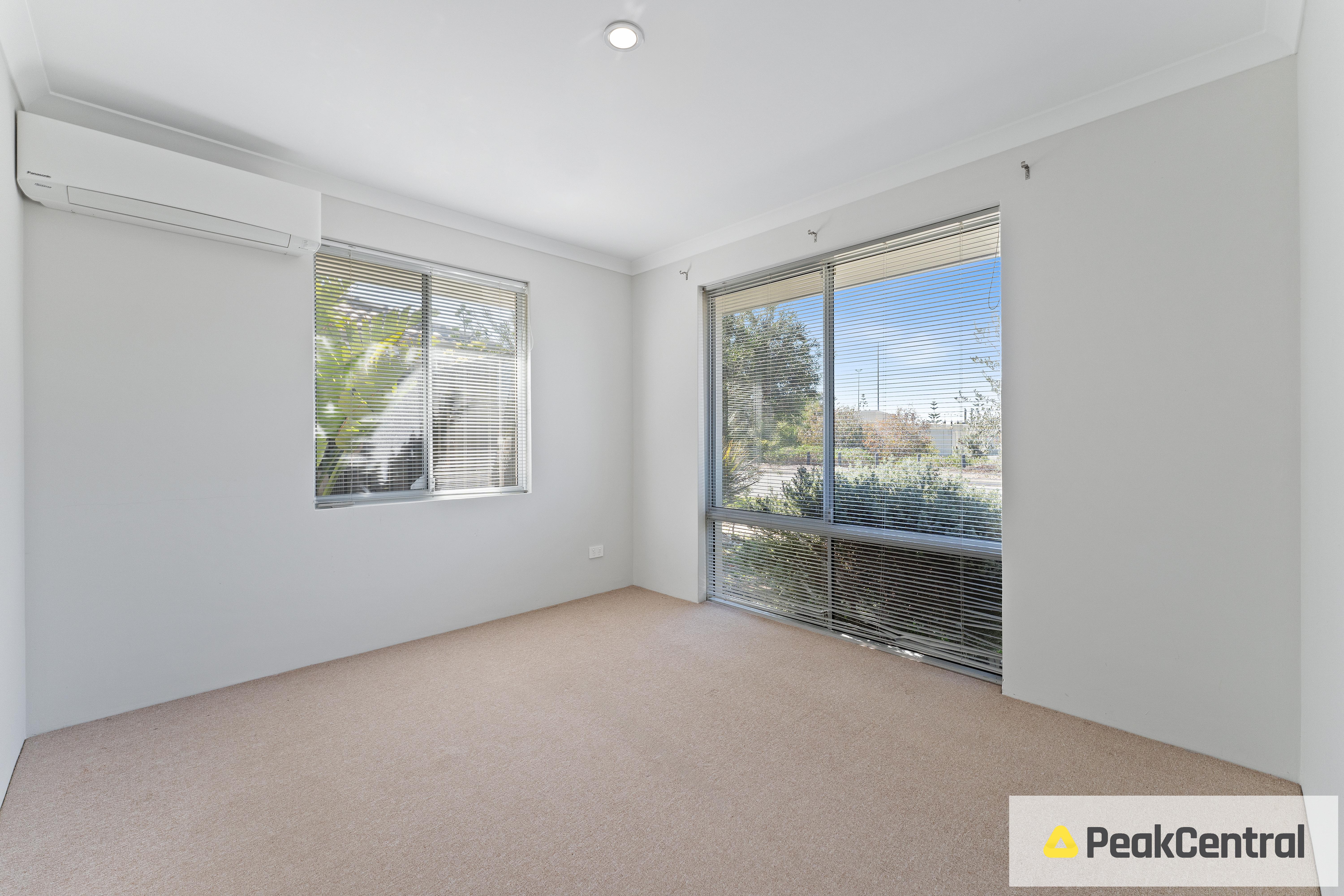 50 Bottlenose Circuit, Waikiki Leased by Peak Central Property Group - image 3