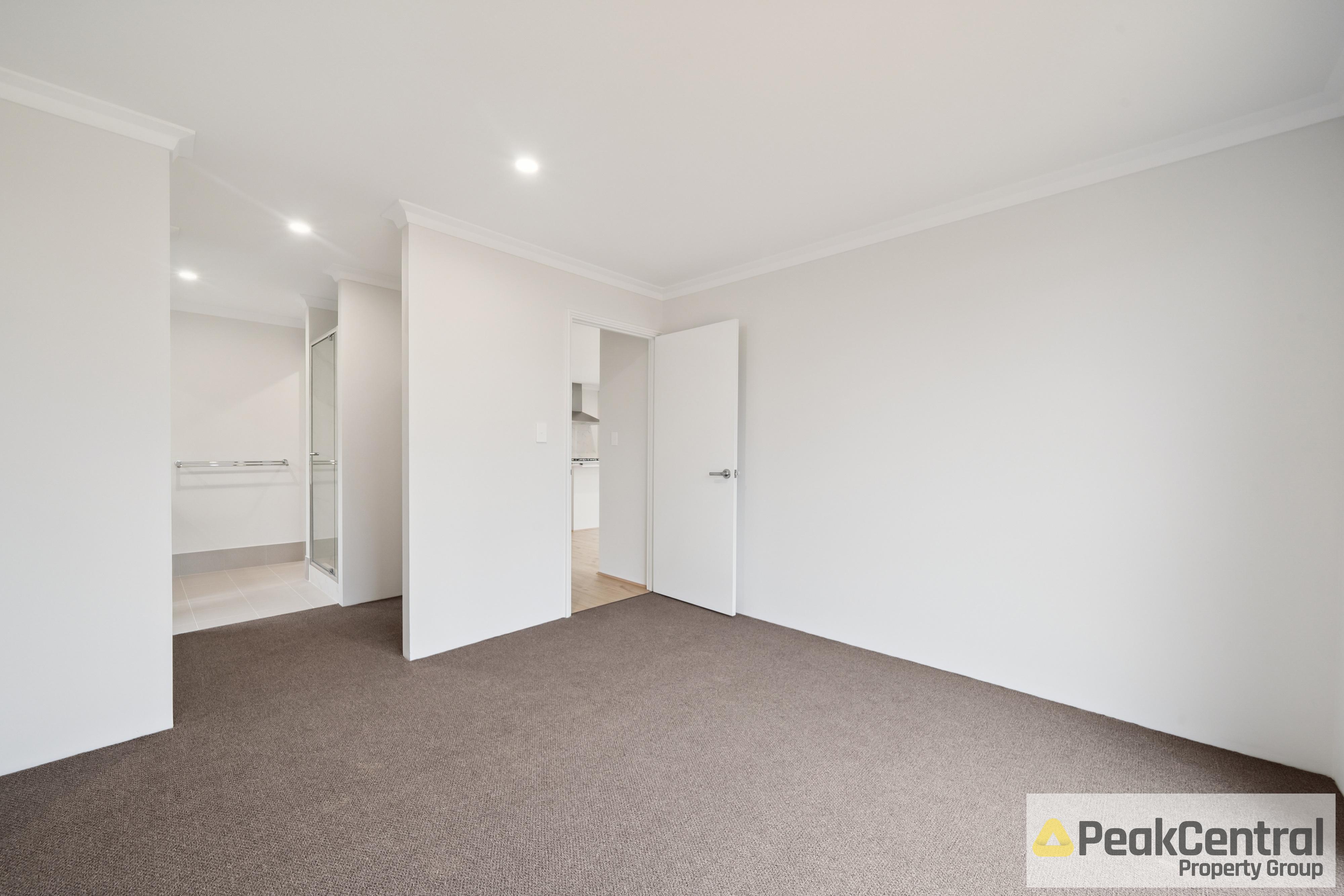 356 Lake Valley Drive, Lakelands Leased by Peak Central Property Group - image 8