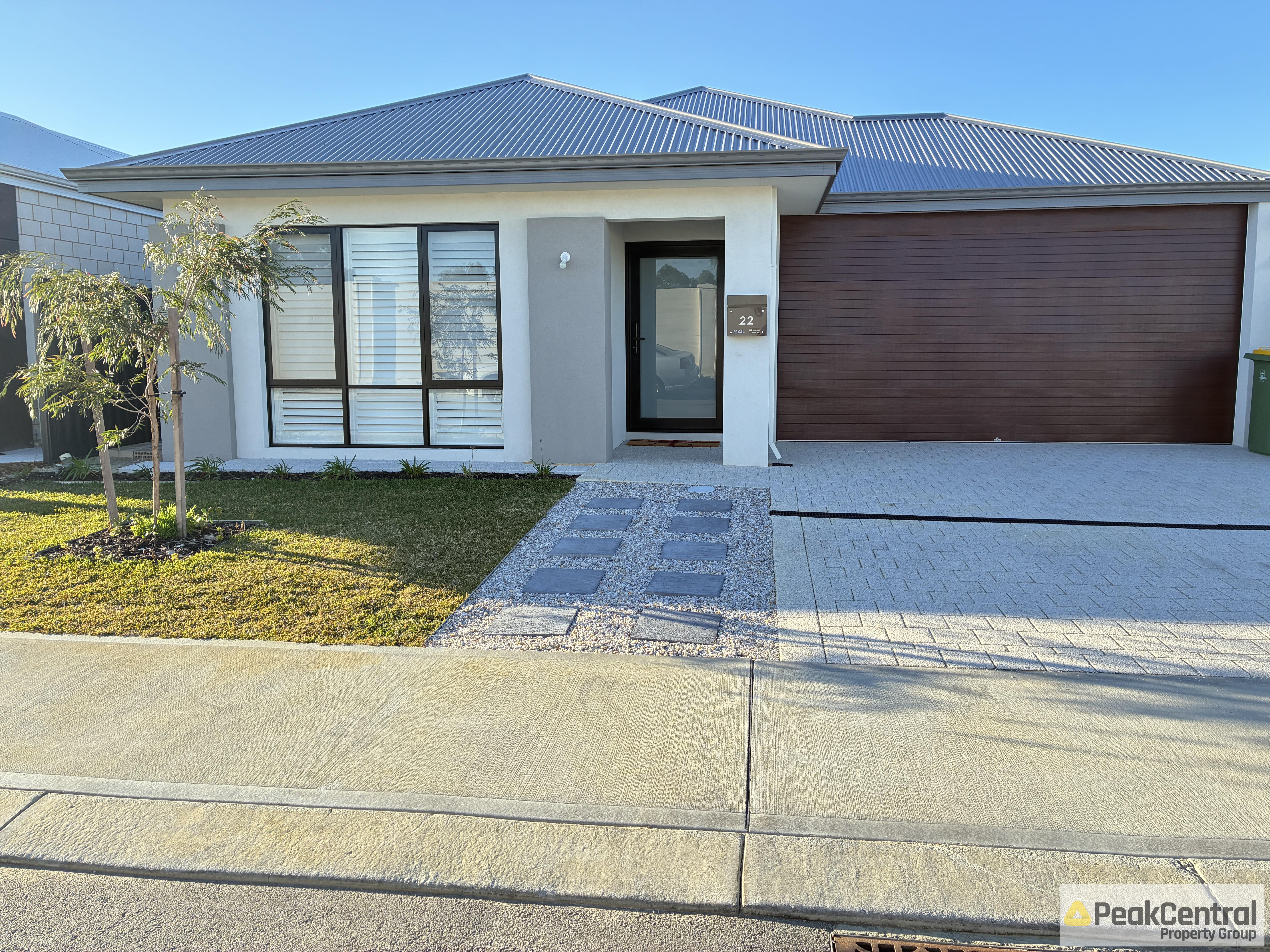 22 Lillypilly Crescent, Treeby Leased by Peak Central Property Group - image 1