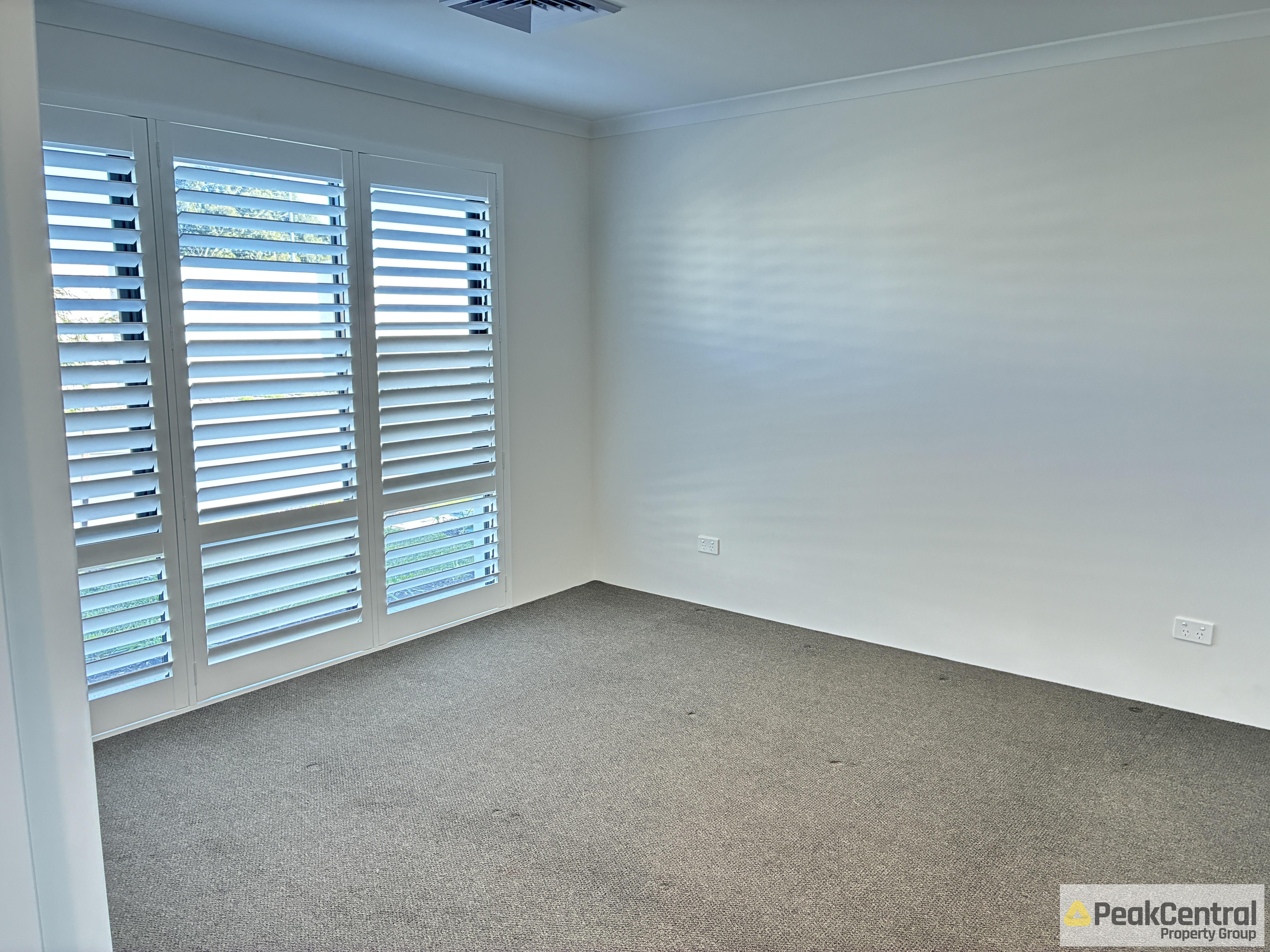 22 Lillypilly Crescent, Treeby Leased by Peak Central Property Group - image 4