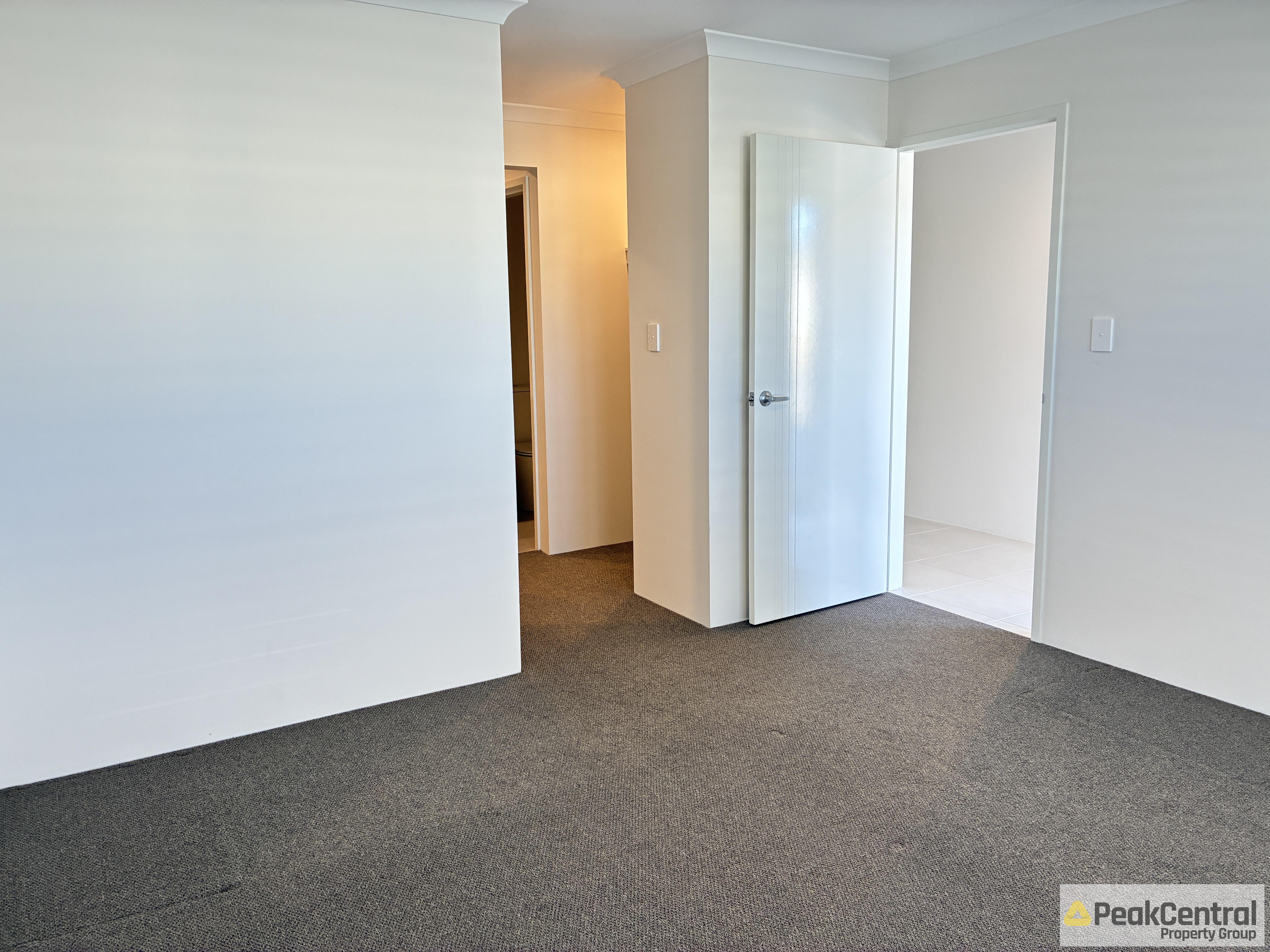 22 Lillypilly Crescent, Treeby Leased by Peak Central Property Group - image 5