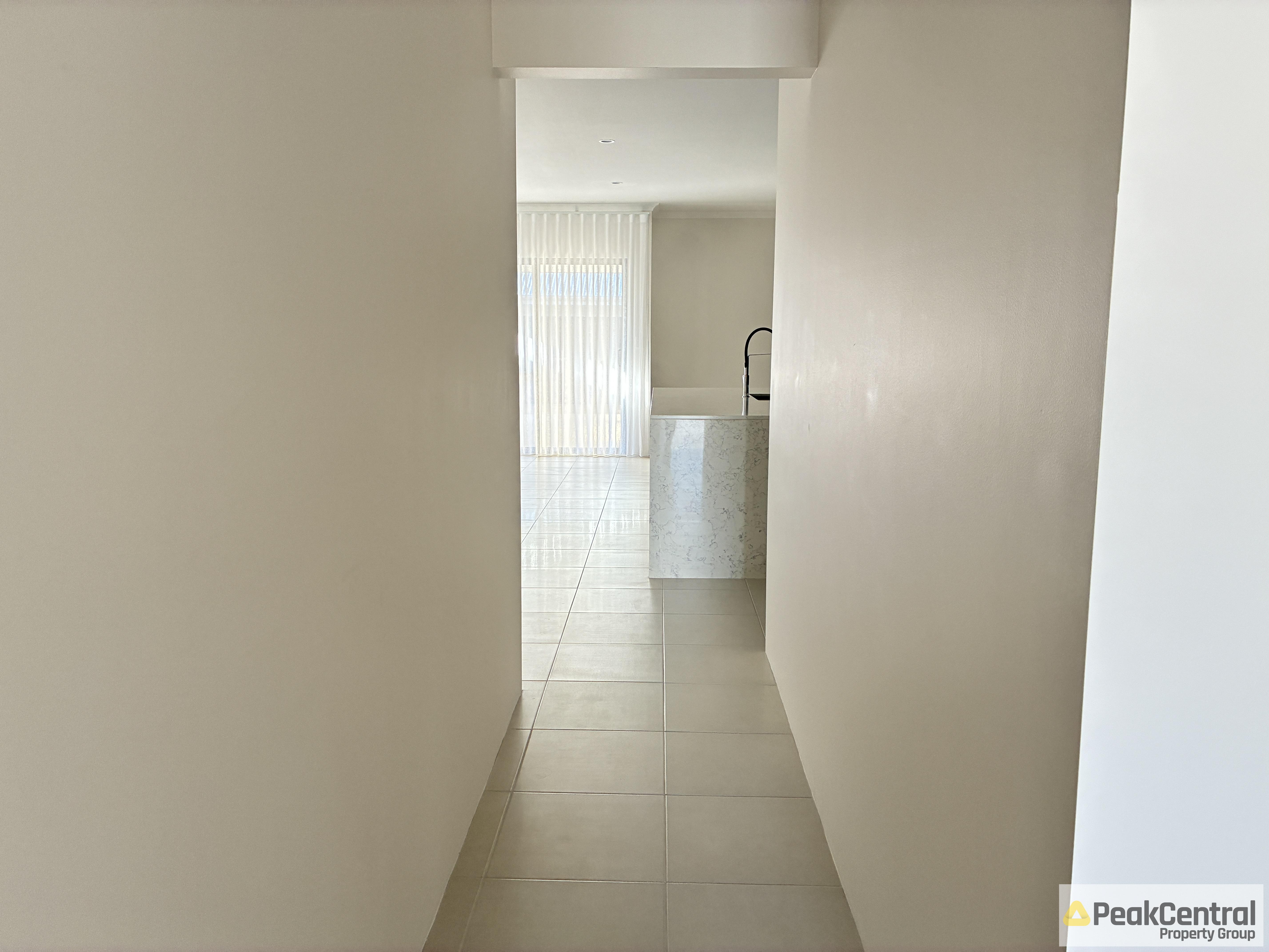 22 Lillypilly Crescent, Treeby Leased by Peak Central Property Group - image 9