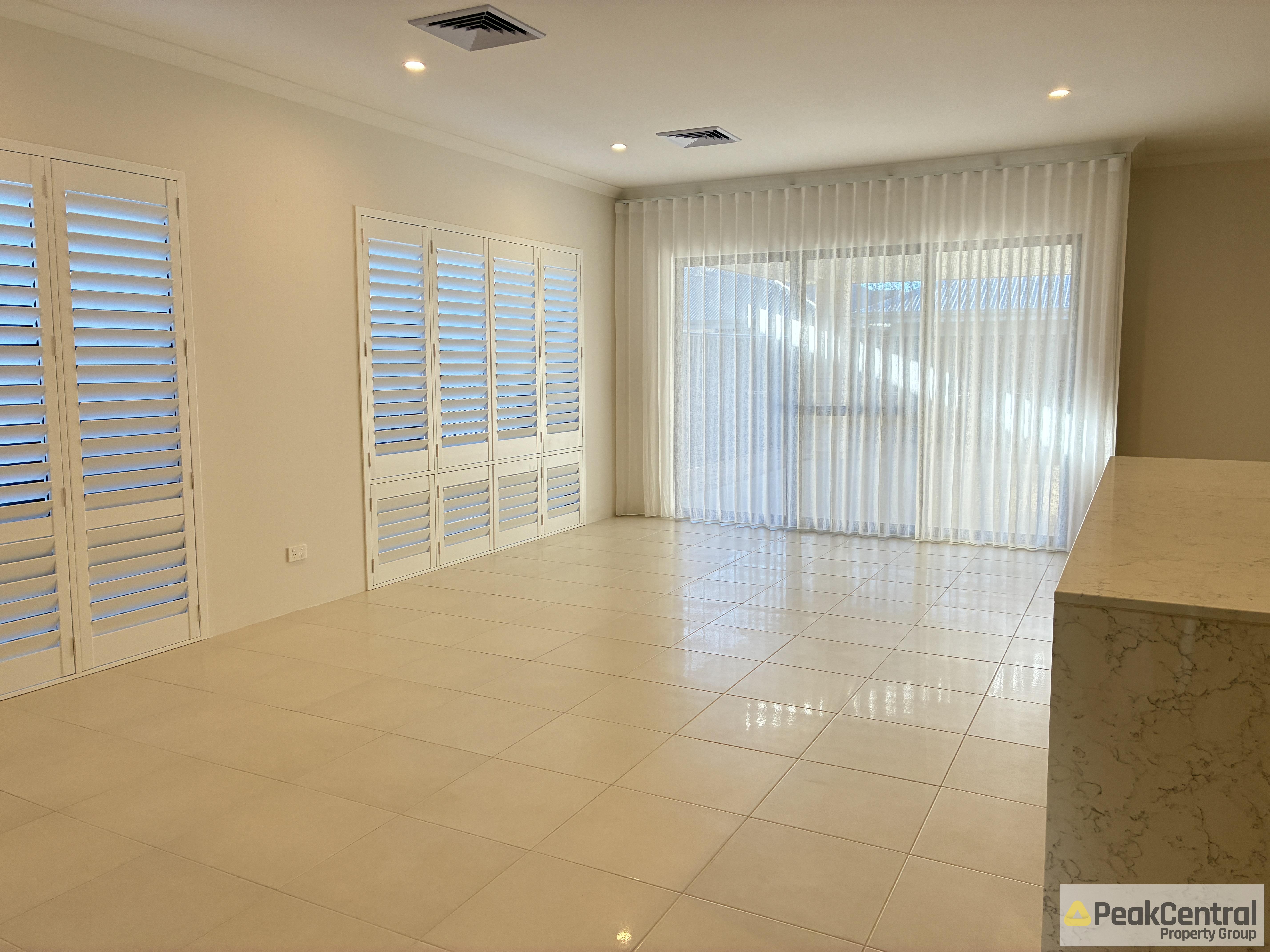 22 Lillypilly Crescent, Treeby Leased by Peak Central Property Group - image 10