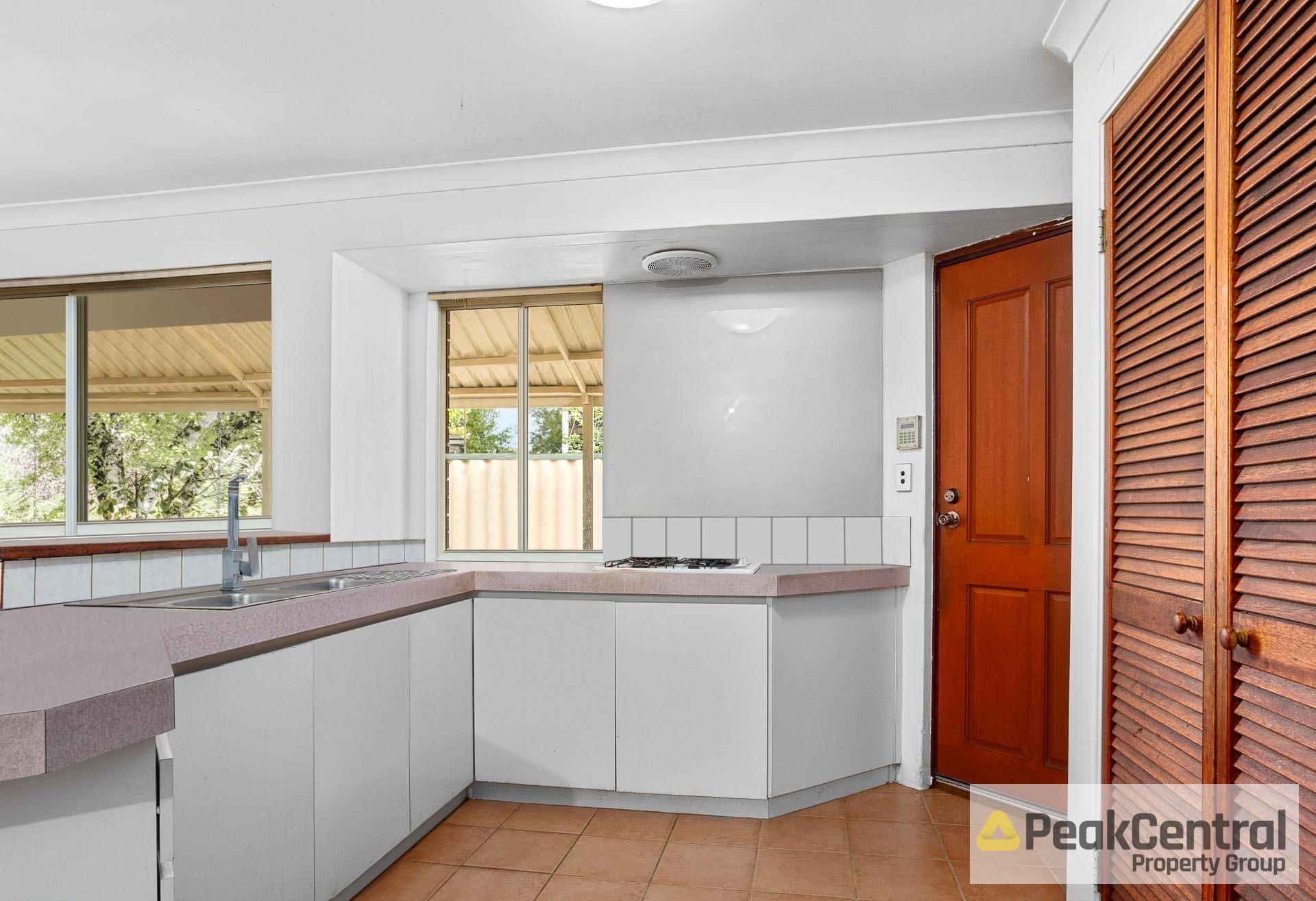 22 Frond Circuit, Banksia Grove Leased by Peak Central Property Group - image 2