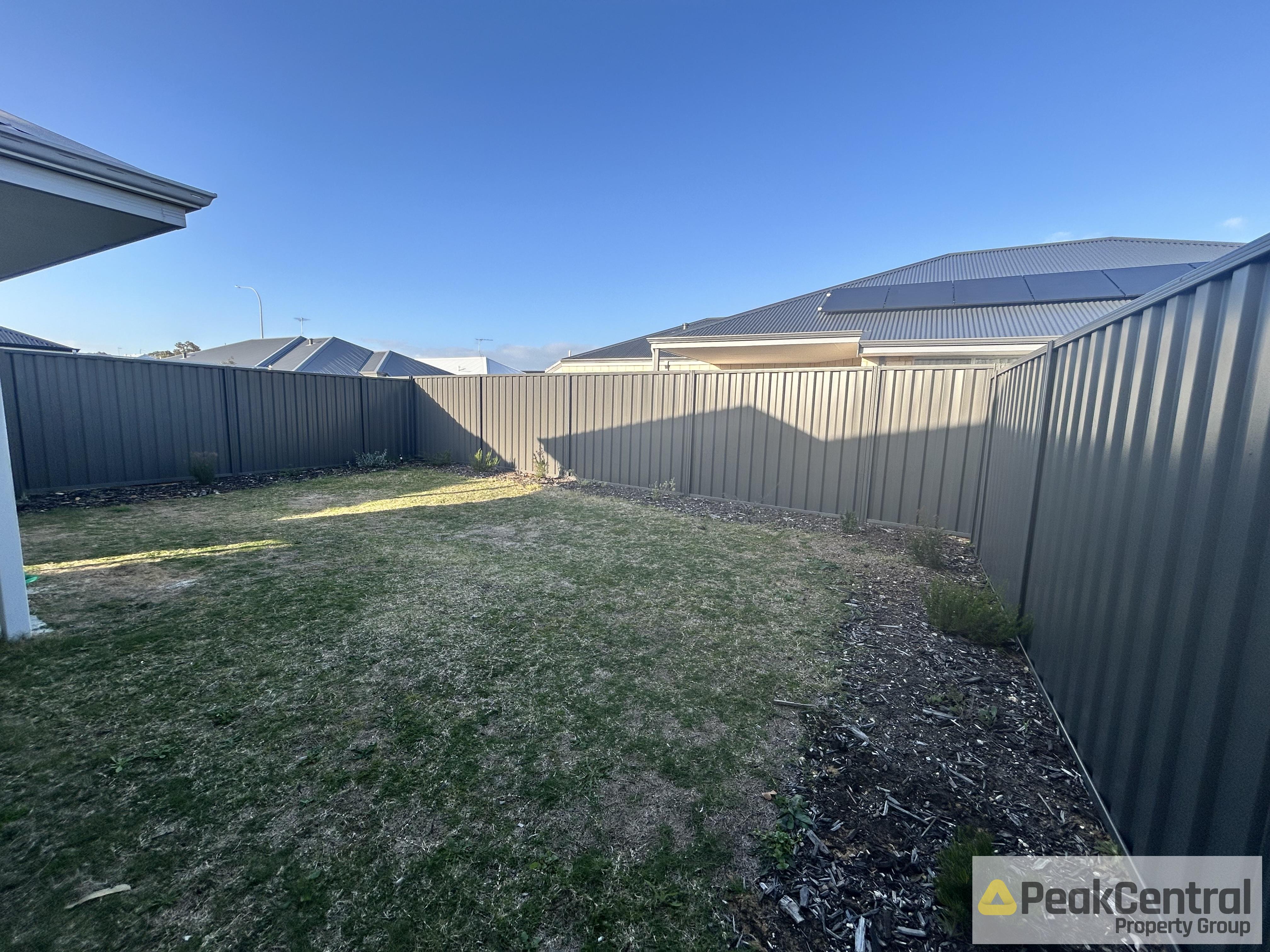 356 Lake Valley Drive, Lakelands Leased by Peak Central Property Group - image 14