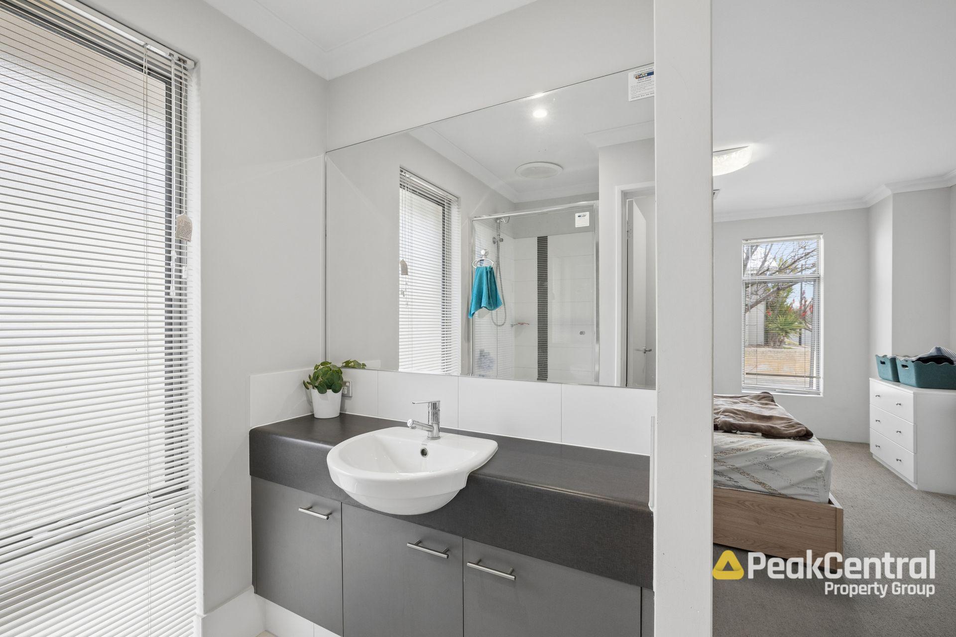16/27 Barfield Road, Hammond Park For Sale by Peak Central Property Group - image 6