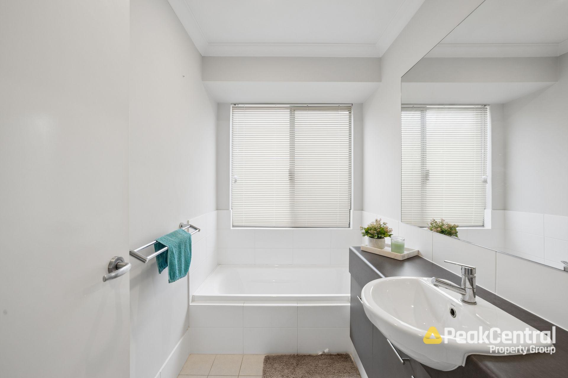 16/27 Barfield Road, Hammond Park For Sale by Peak Central Property Group - image 15