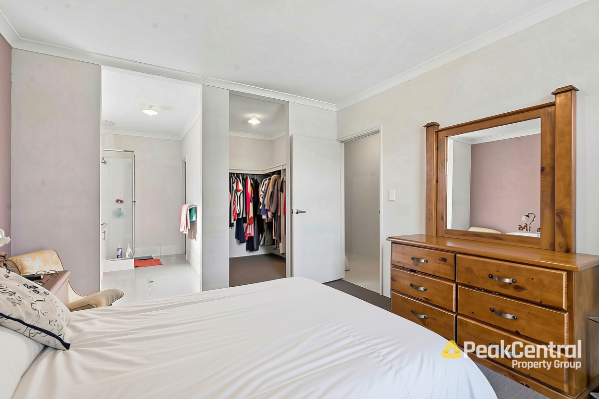 18 Wintergreen, Treeby Leased by Peak Central Property Group - image 3