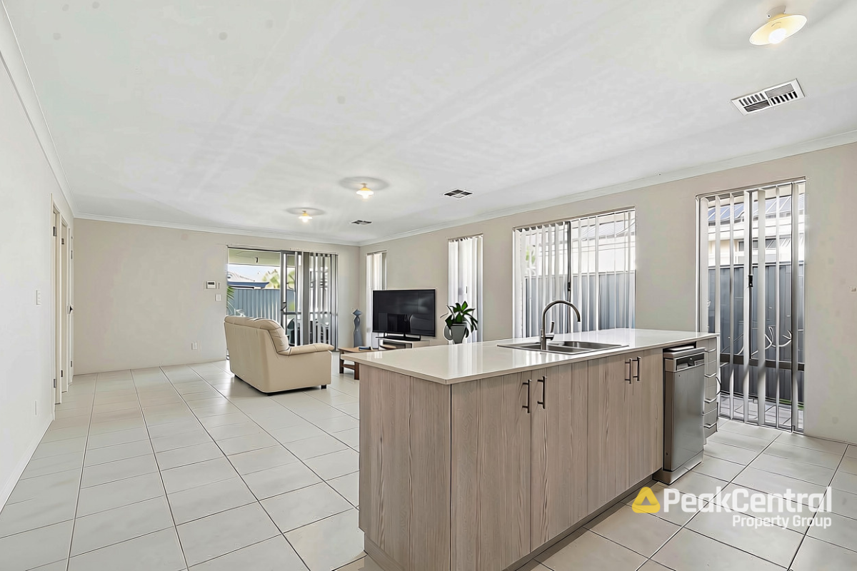 18 Wintergreen, Treeby Leased by Peak Central Property Group - image 6