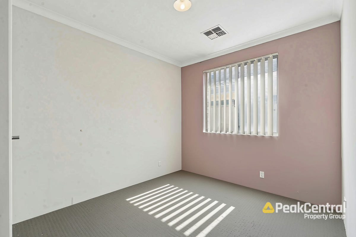 18 Wintergreen, Treeby Leased by Peak Central Property Group - image 12