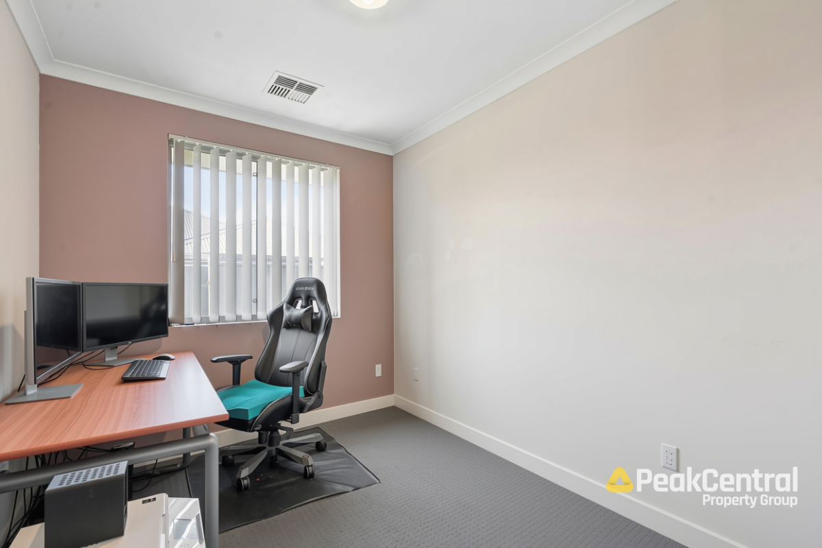 18 Wintergreen, Treeby Leased by Peak Central Property Group - image 13