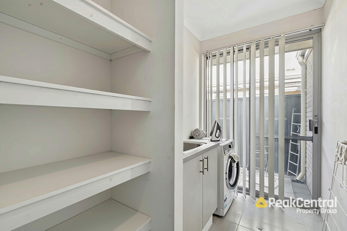 18 Wintergreen, Treeby Leased by Peak Central Property Group - image 15