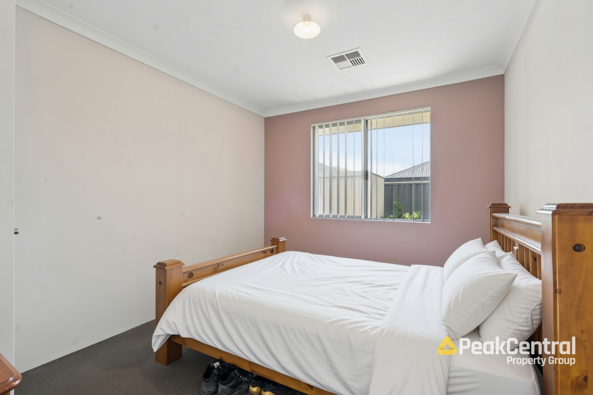 18 Wintergreen, Treeby Leased by Peak Central Property Group - image 17