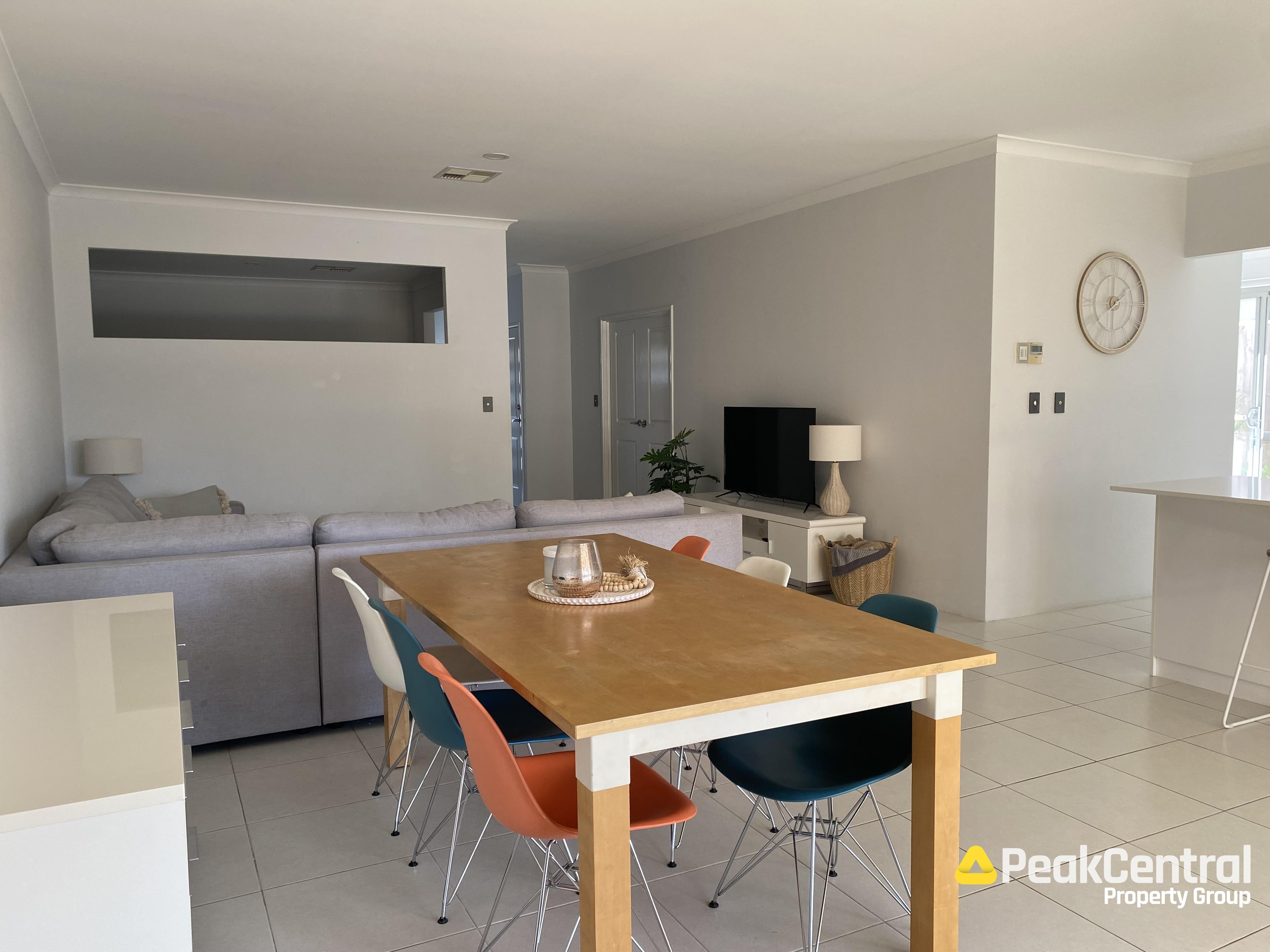 9 Splendens Turn, Halls Head Leased by Peak Central Property Group - image 4