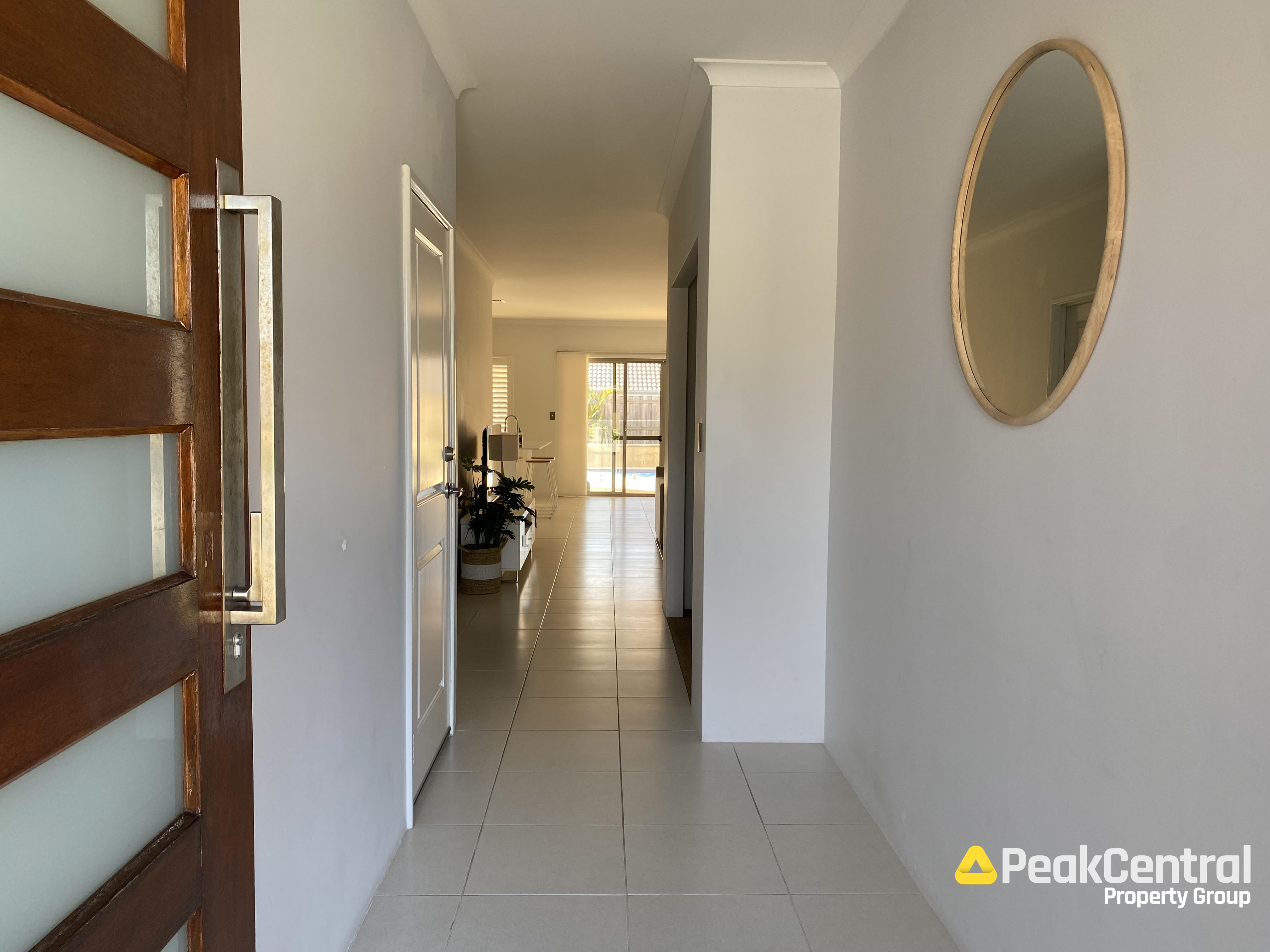 9 Splendens Turn, Halls Head Leased by Peak Central Property Group - image 2