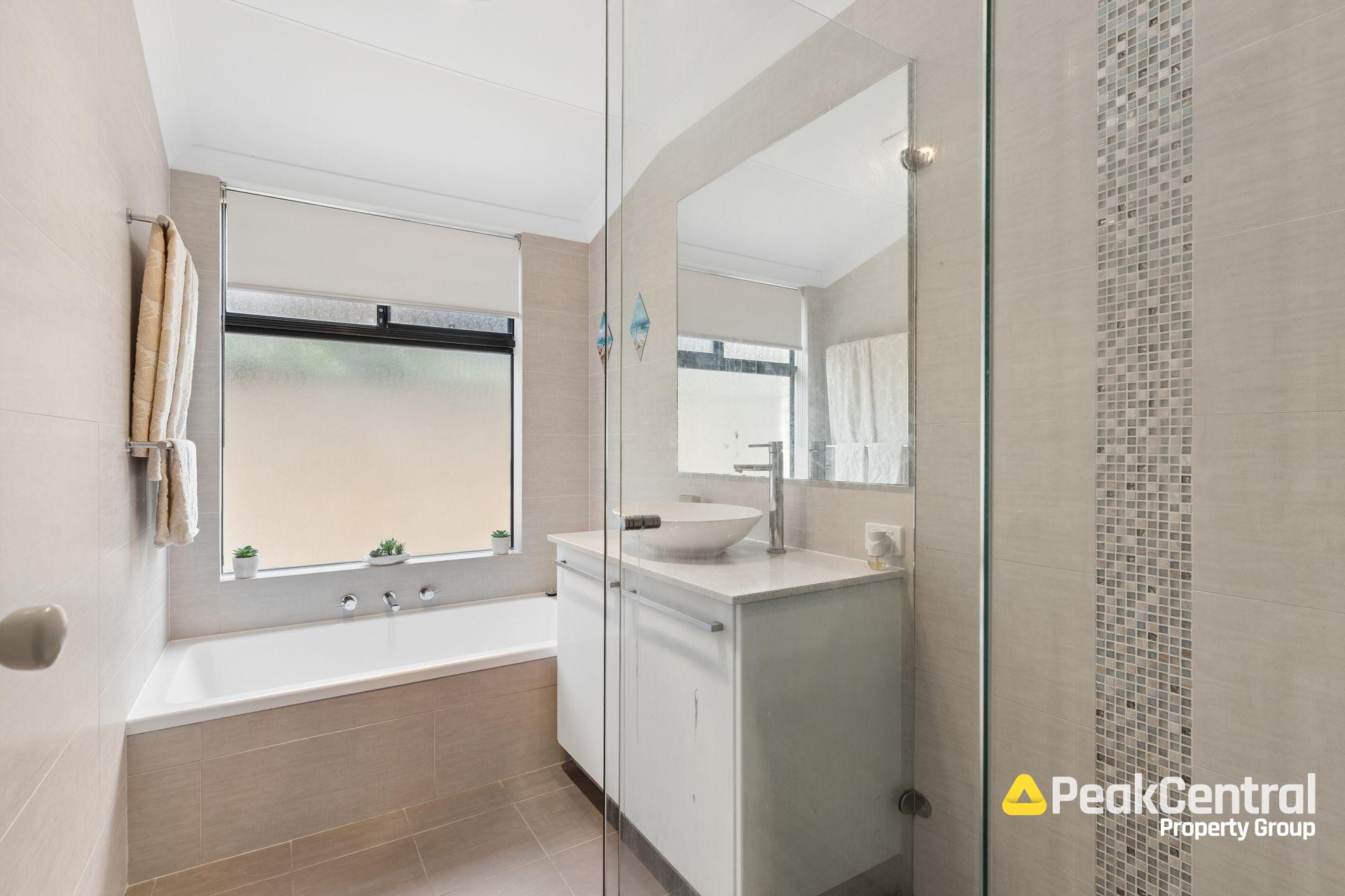 7 Discovery Cove, Halls Head For Sale by Peak Central Property Group - image 18