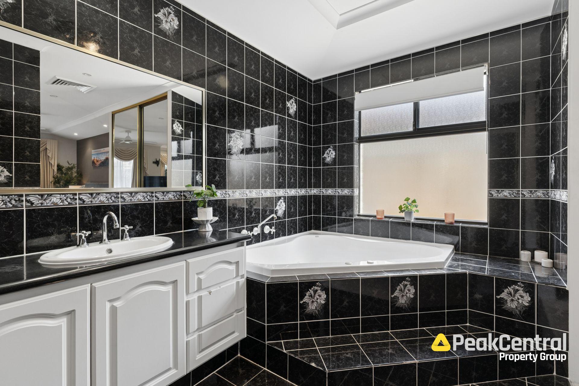 7 Discovery Cove, Halls Head For Sale by Peak Central Property Group - image 11