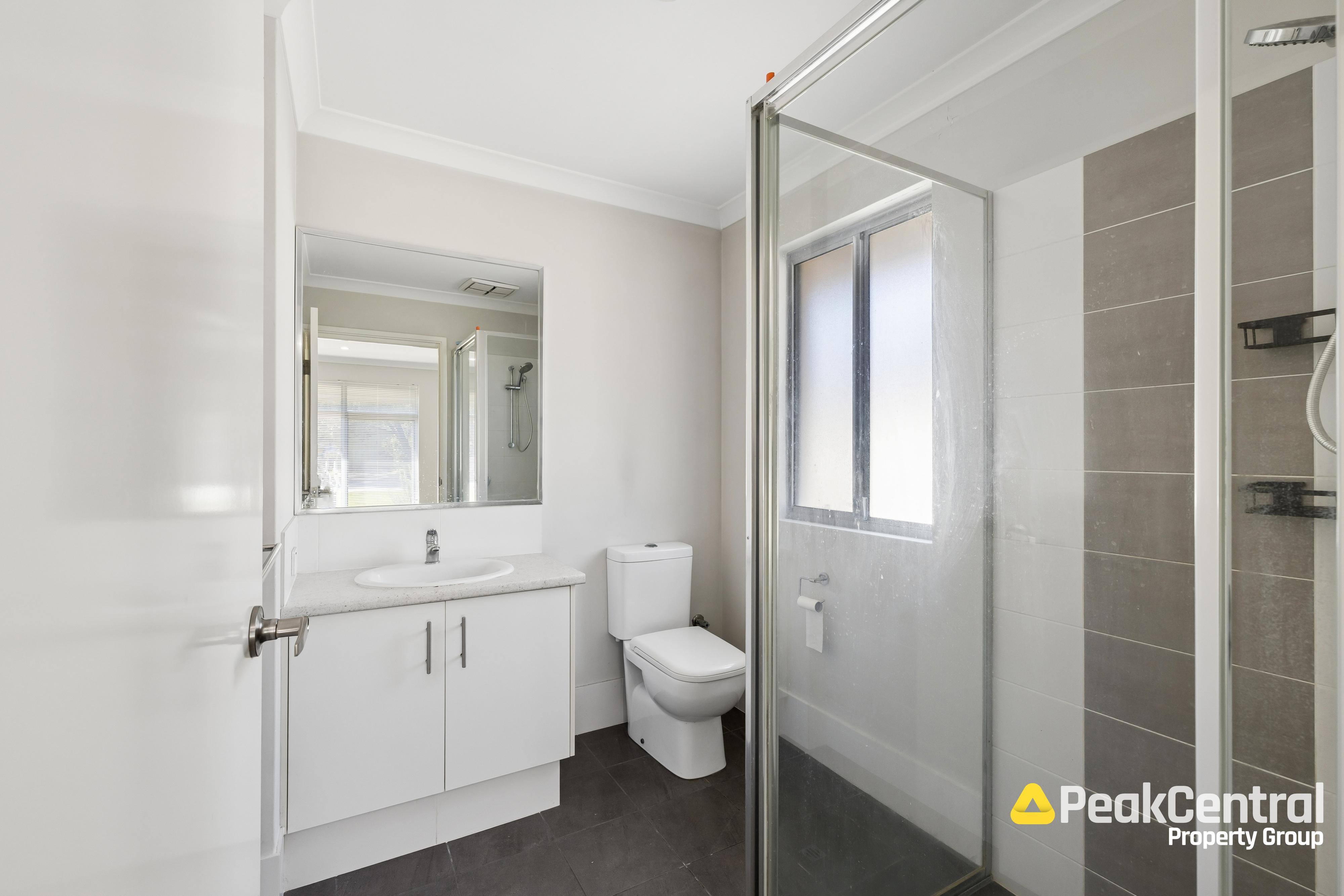 2B Hunt Street, Thornlie Leased by Peak Central Property Group - image 4