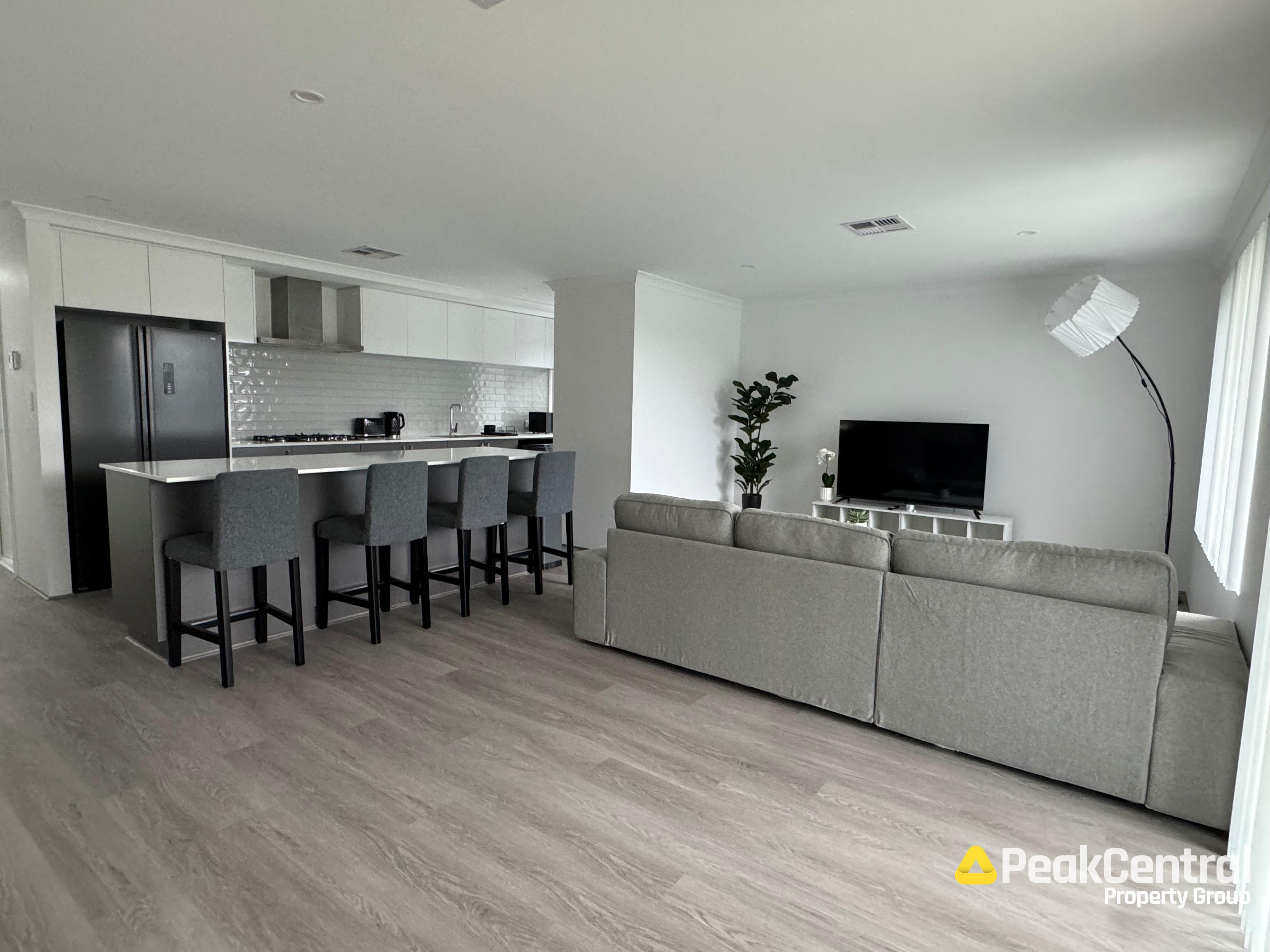 29 Williamstown Drive - Master Bedroom, Baldivis For Lease by Peak Central Property Group