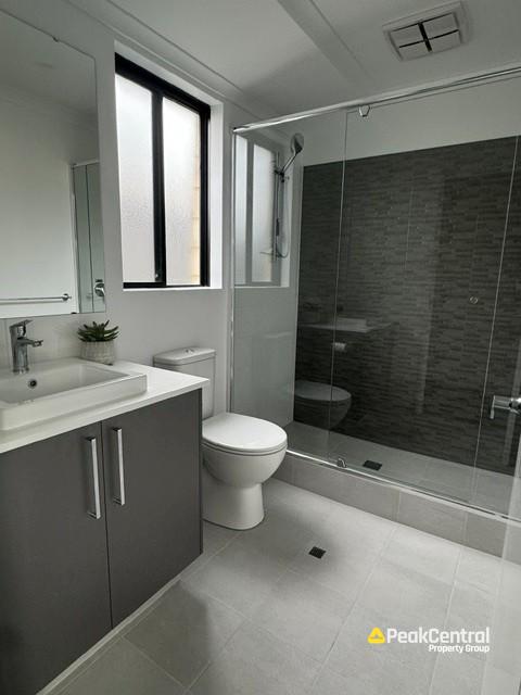 29 Williamstown Drive - Master Bedroom, Baldivis For Lease by Peak Central Property Group - image 5