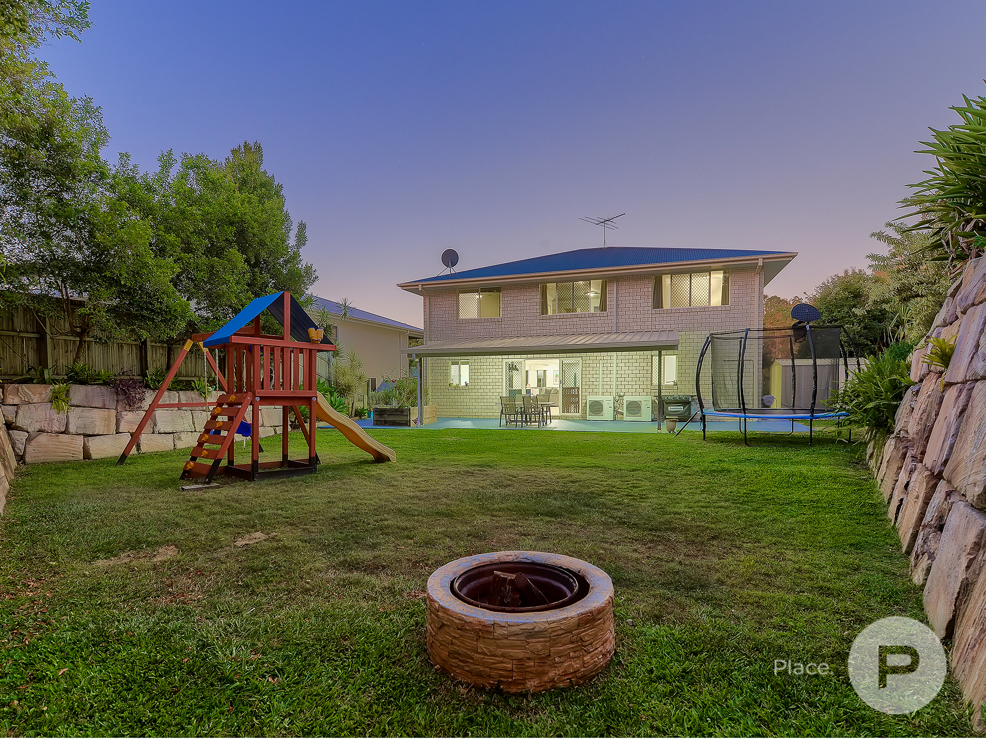15 Oaklands Place, Upper Kedron - Image 1