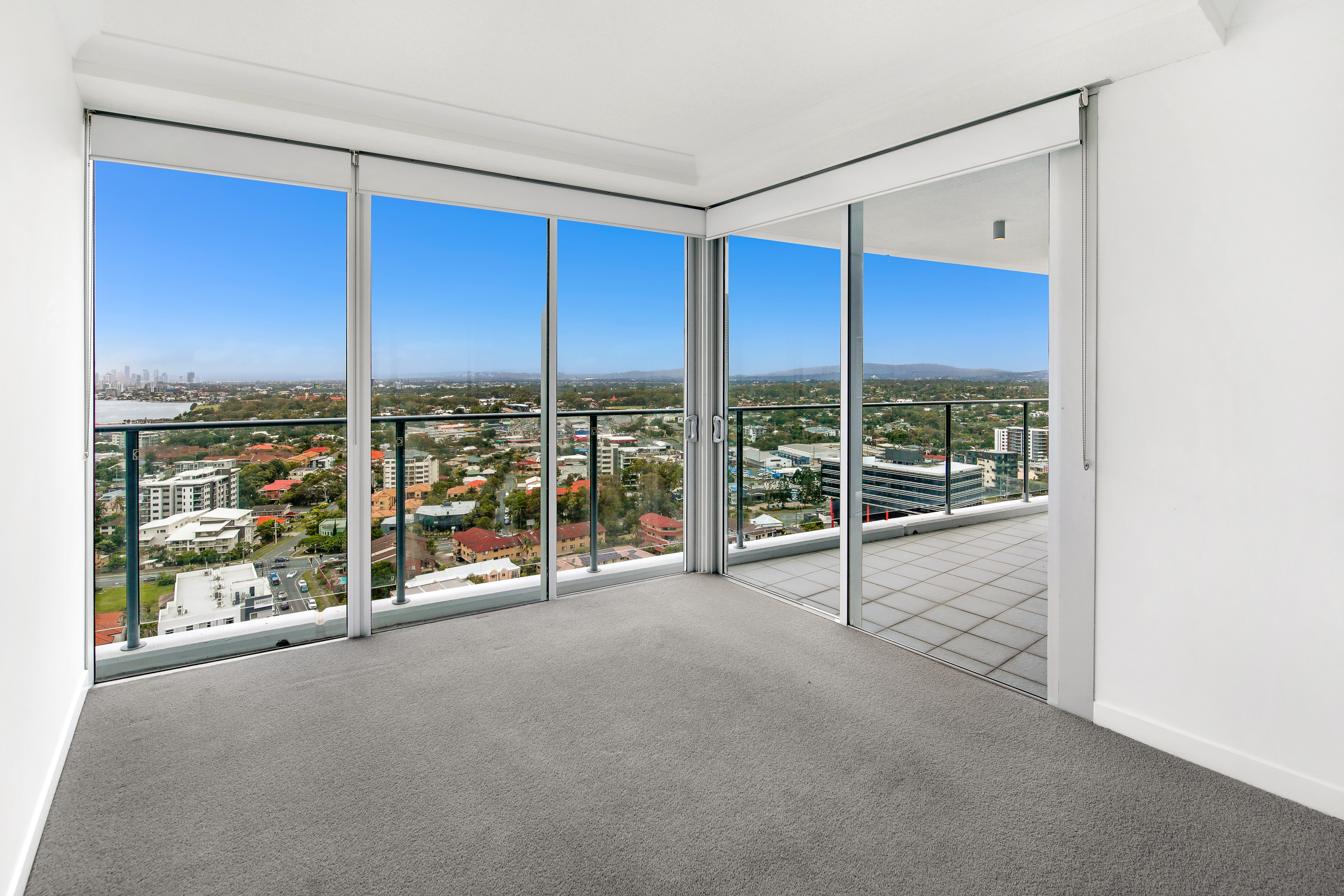 32205/9 Lawson Street, SOUTHPORT, QLD 4215, Southport - Thumbnail 3