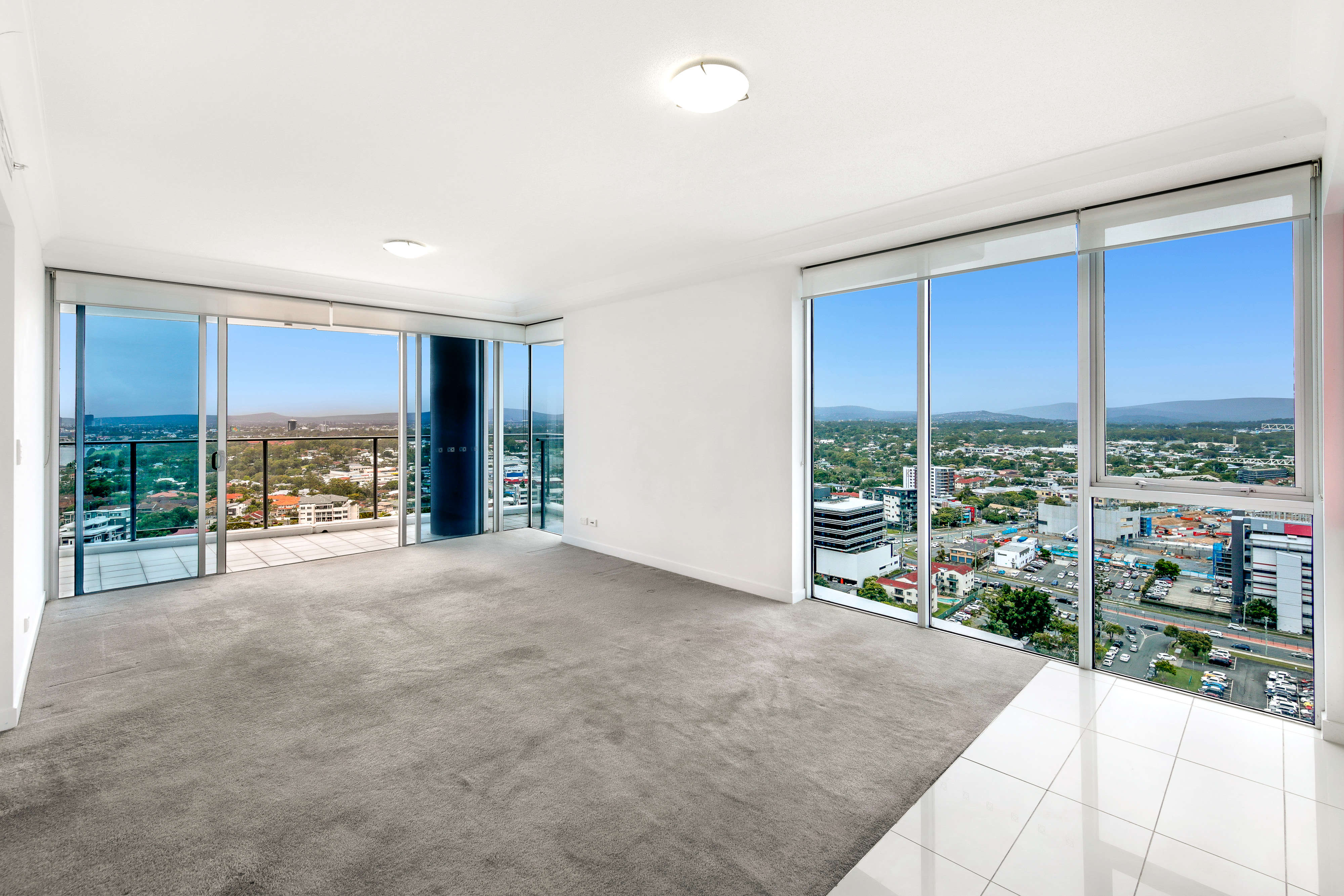 32205/9 Lawson Street, SOUTHPORT, QLD 4215, Southport - Thumbnail 4